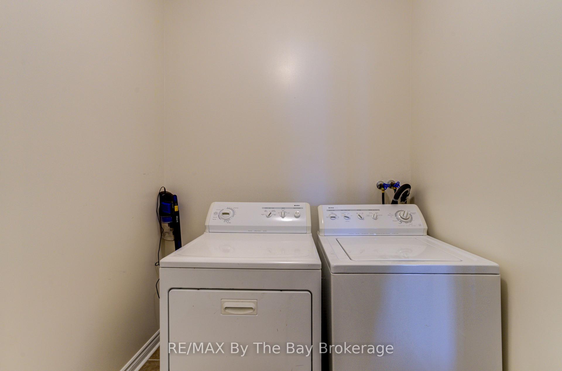 Photo 10 of 14 Surfside Crescent S, Collingwood — HOMEH