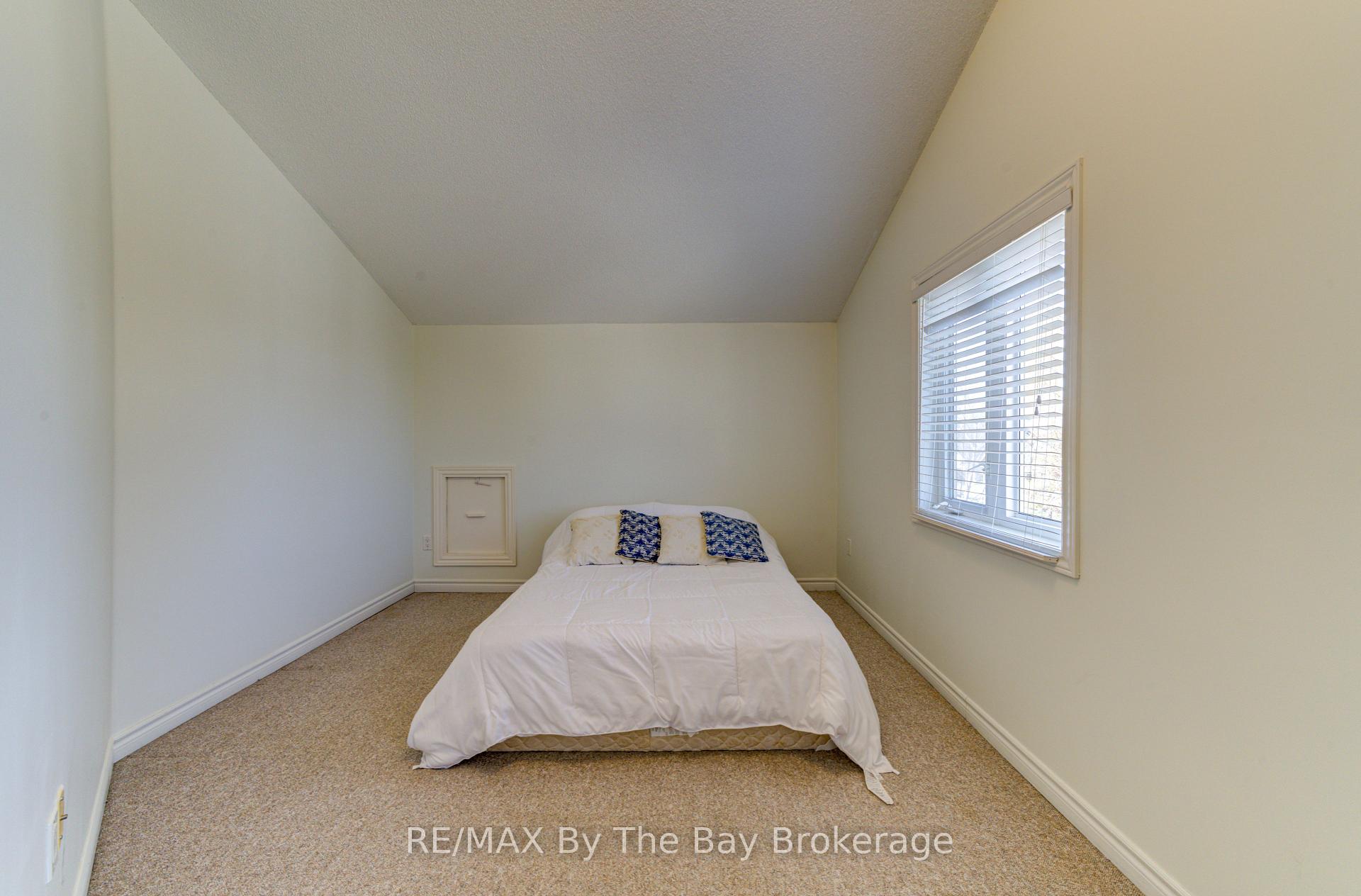 Photo 24 of 14 Surfside Crescent S, Collingwood — HOMEH