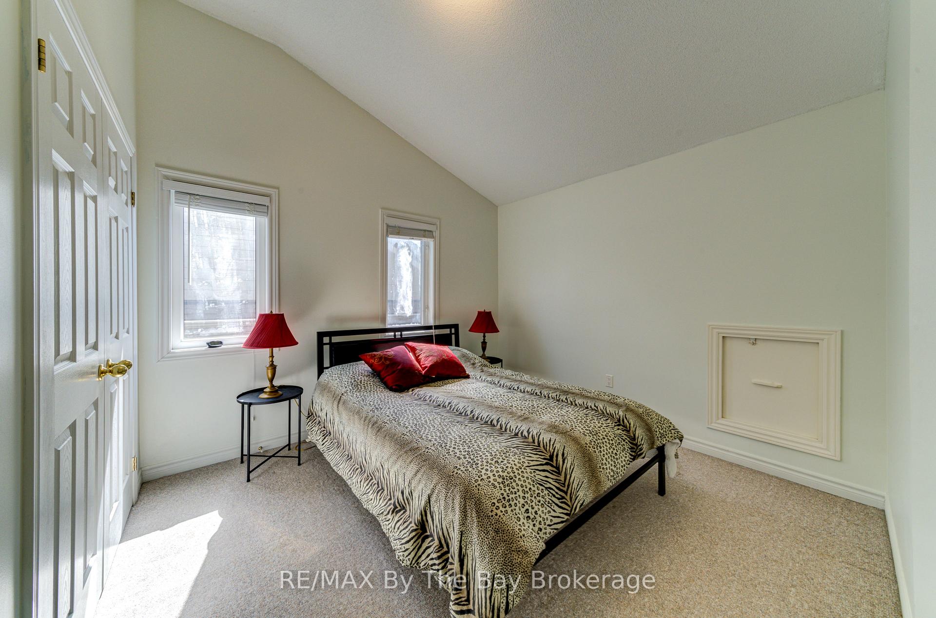 Photo 25 of 14 Surfside Crescent S, Collingwood — HOMEH