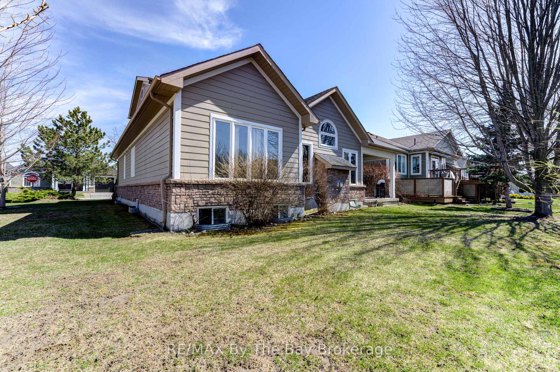 Photo 35 of 14 Surfside Crescent S, Collingwood — HOMEH