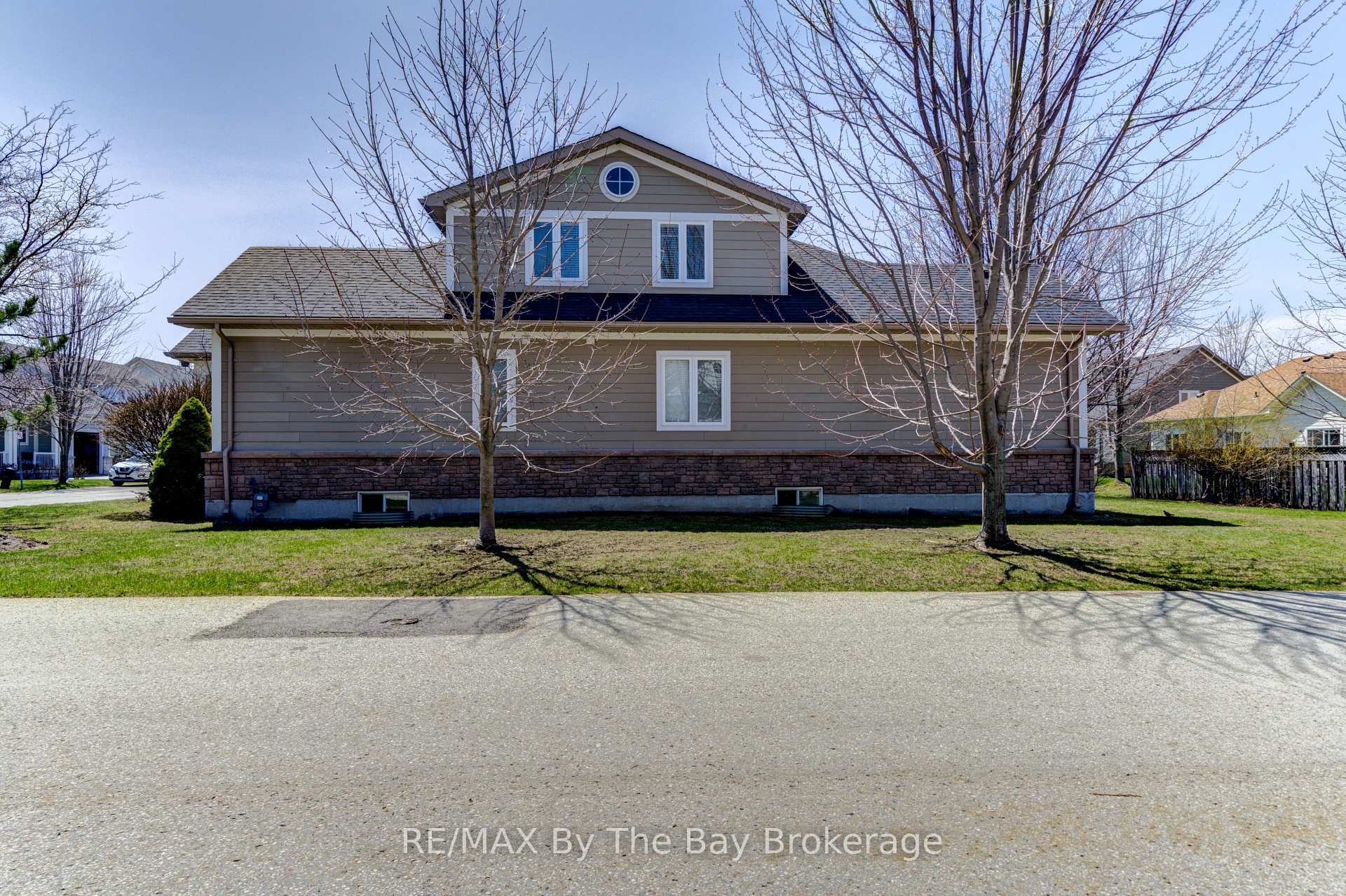 Photo 37 of 14 Surfside Crescent S, Collingwood — HOMEH