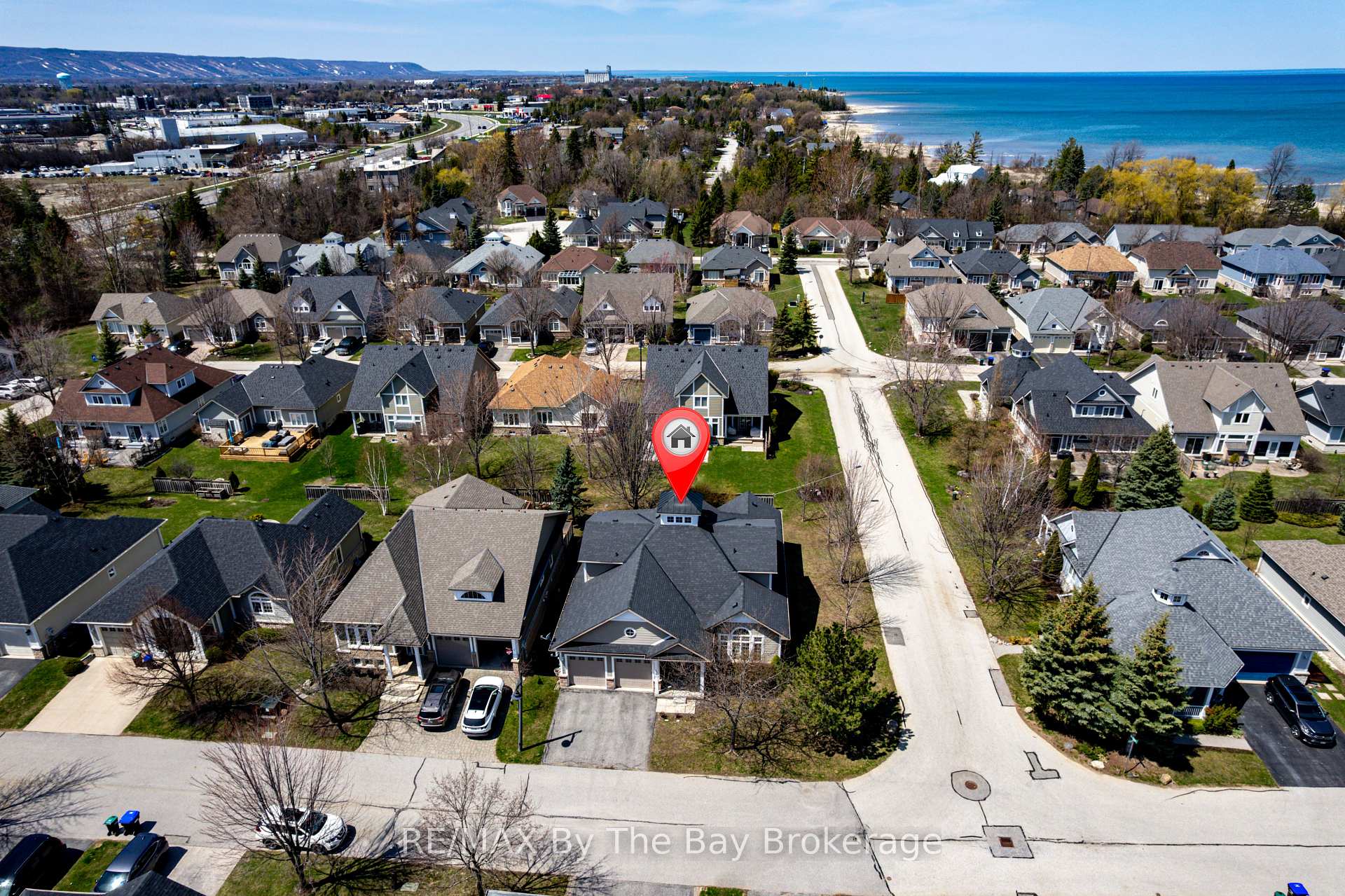 Photo 36 of 14 Surfside Crescent S, Collingwood — HOMEH