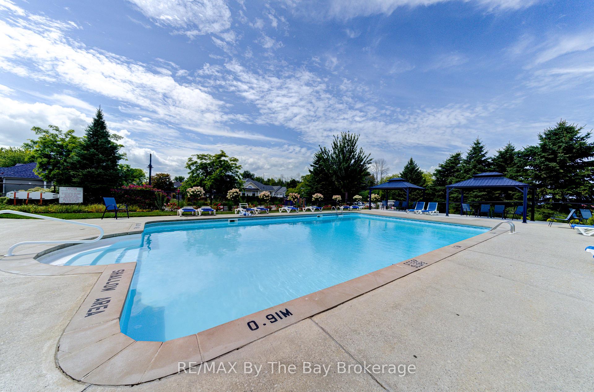 Photo 40 of 14 Surfside Crescent S, Collingwood — HOMEH