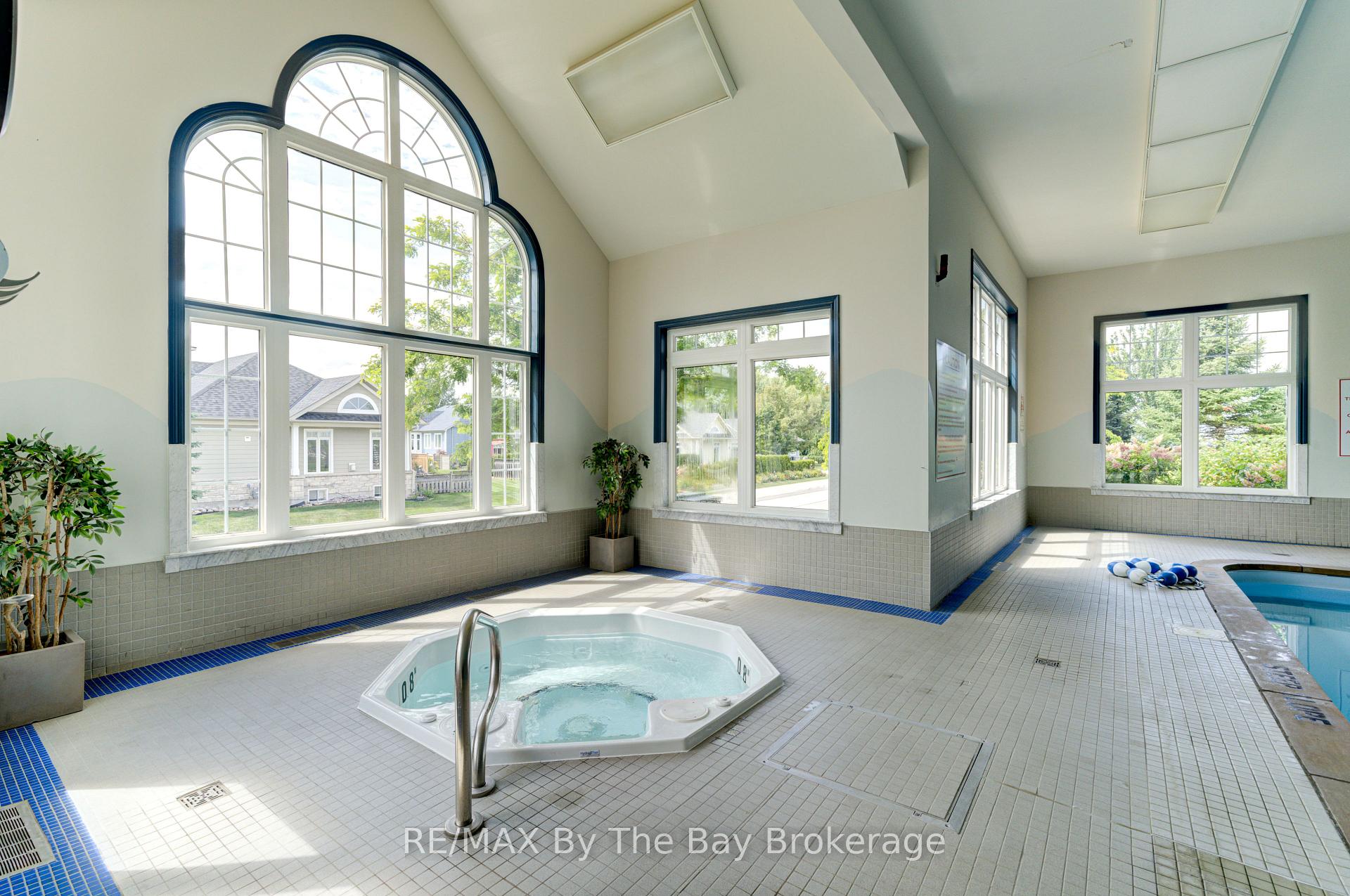Photo 42 of 14 Surfside Crescent S, Collingwood — HOMEH