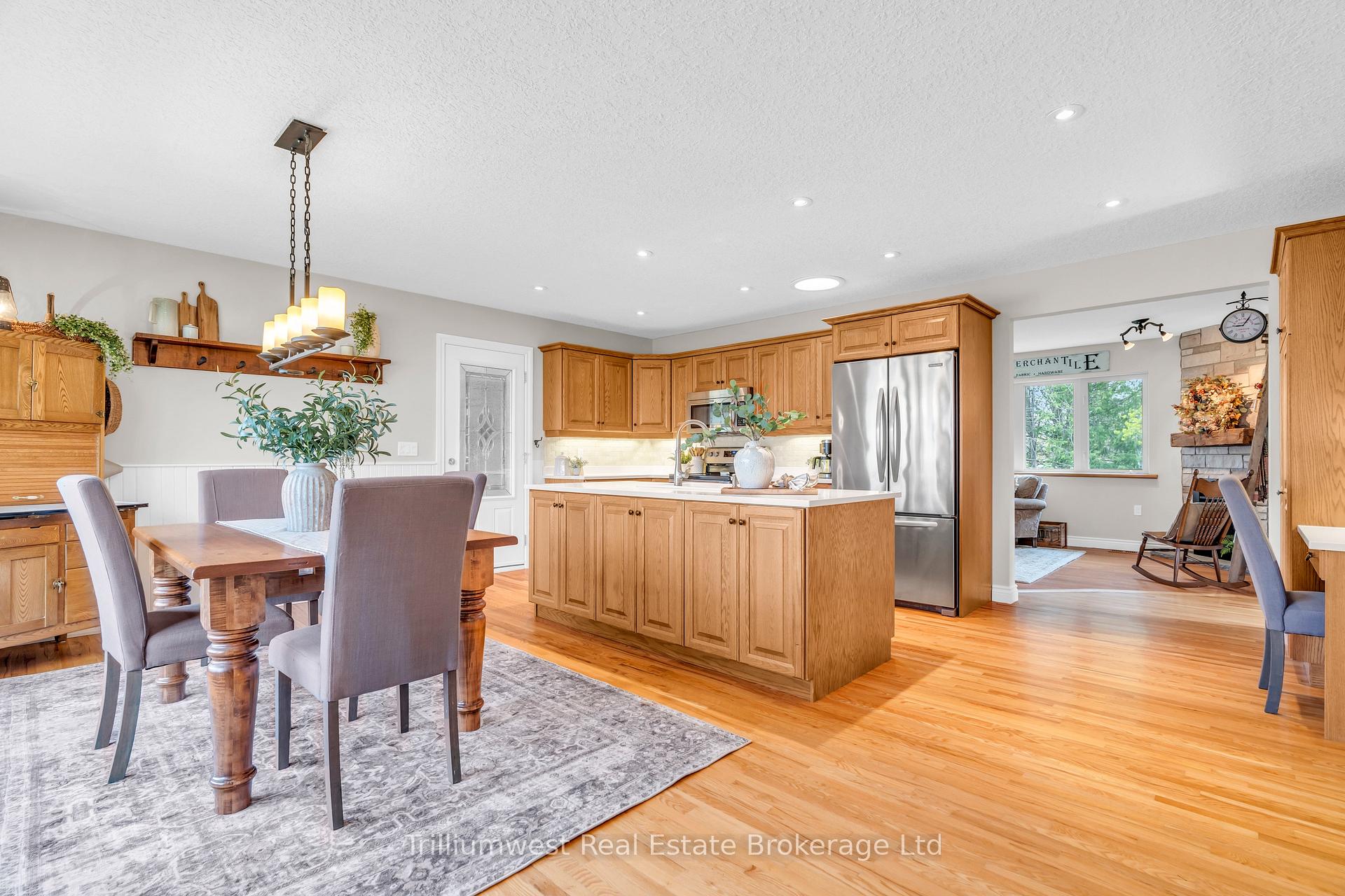 Photo 17 of 118 Dumbarton Street, Guelph, Riverside Park — HOMEH