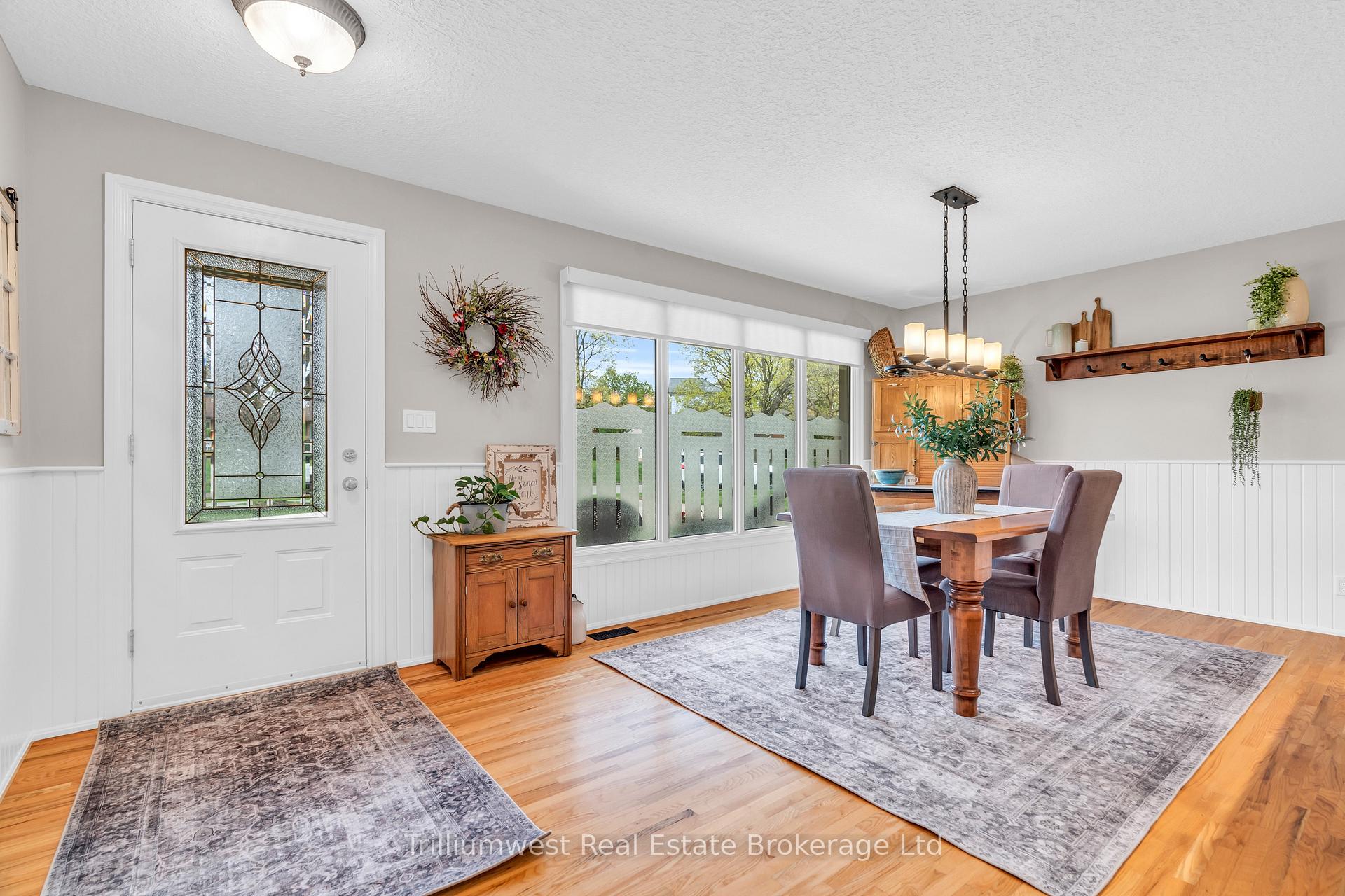 Photo 25 of 118 Dumbarton Street, Guelph, Riverside Park — HOMEH