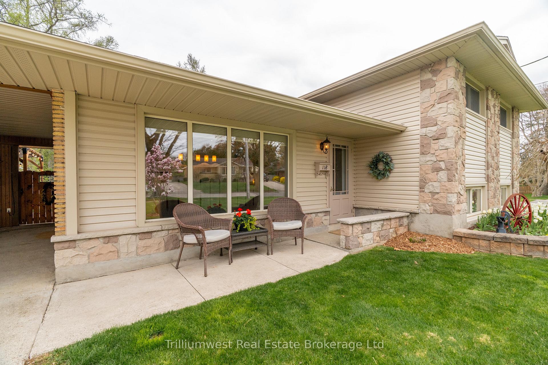 Photo 4 of 118 Dumbarton Street, Guelph, Riverside Park — HOMEH
