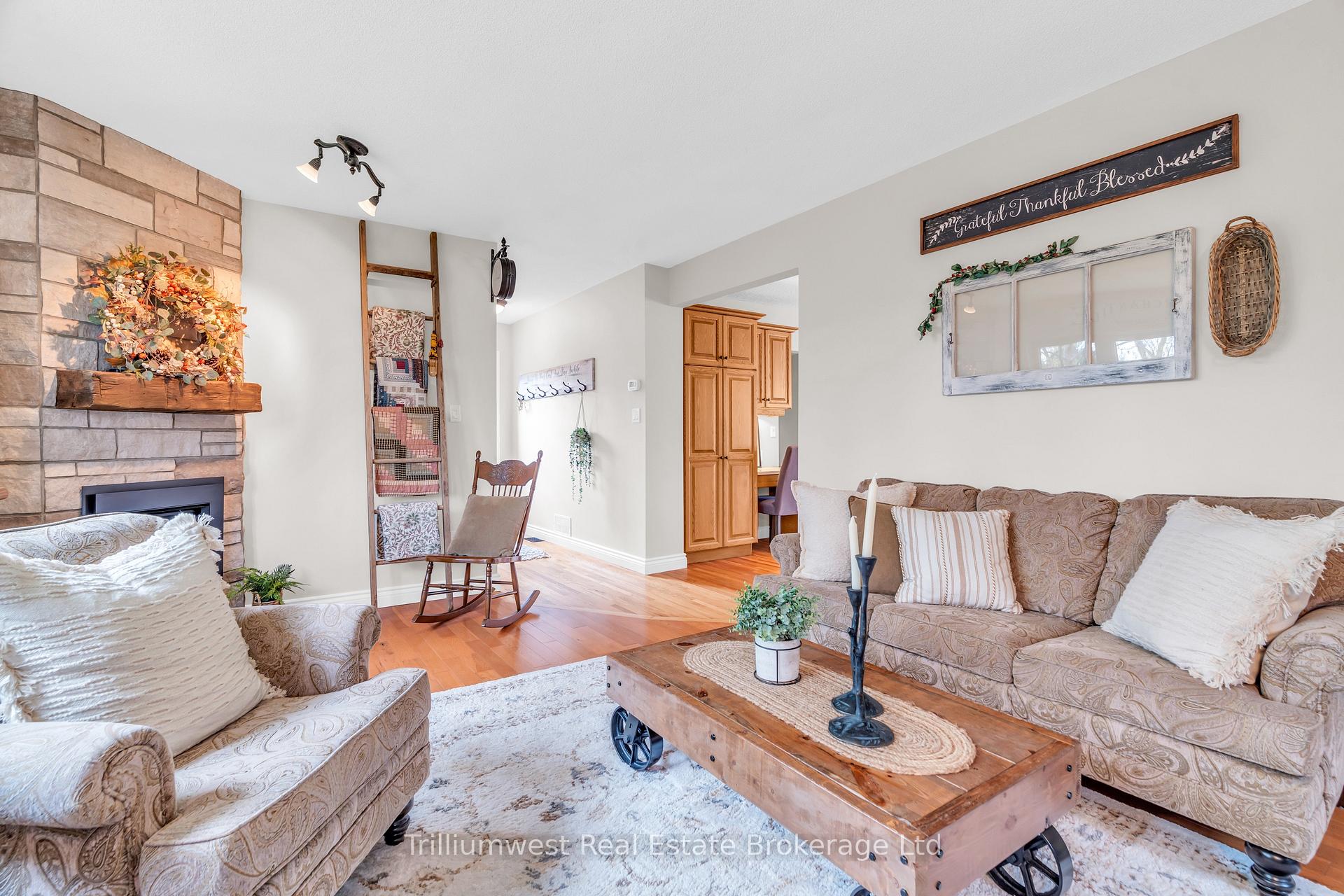 Photo 20 of 118 Dumbarton Street, Guelph, Riverside Park — HOMEH