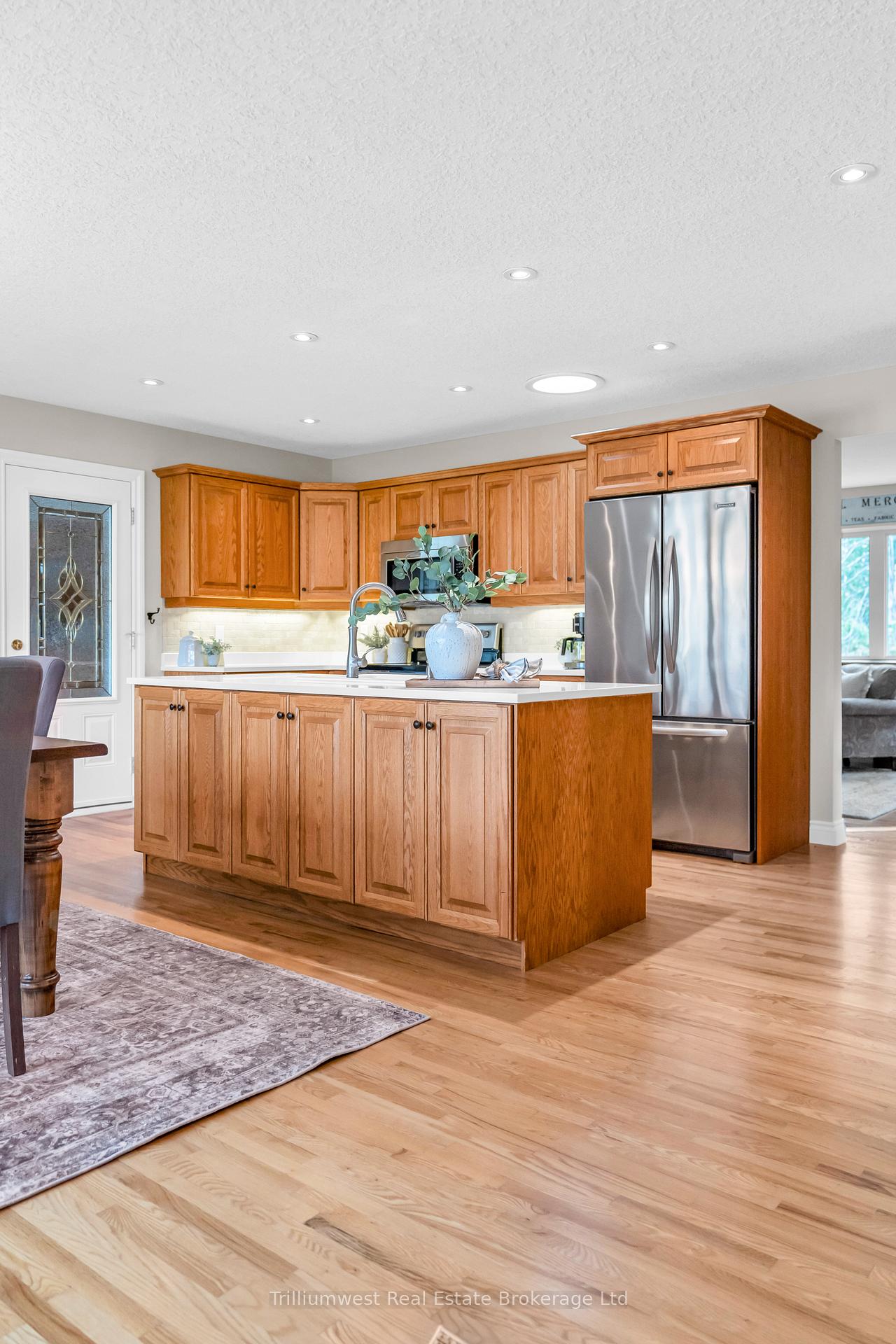 Photo 35 of 118 Dumbarton Street, Guelph, Riverside Park — HOMEH