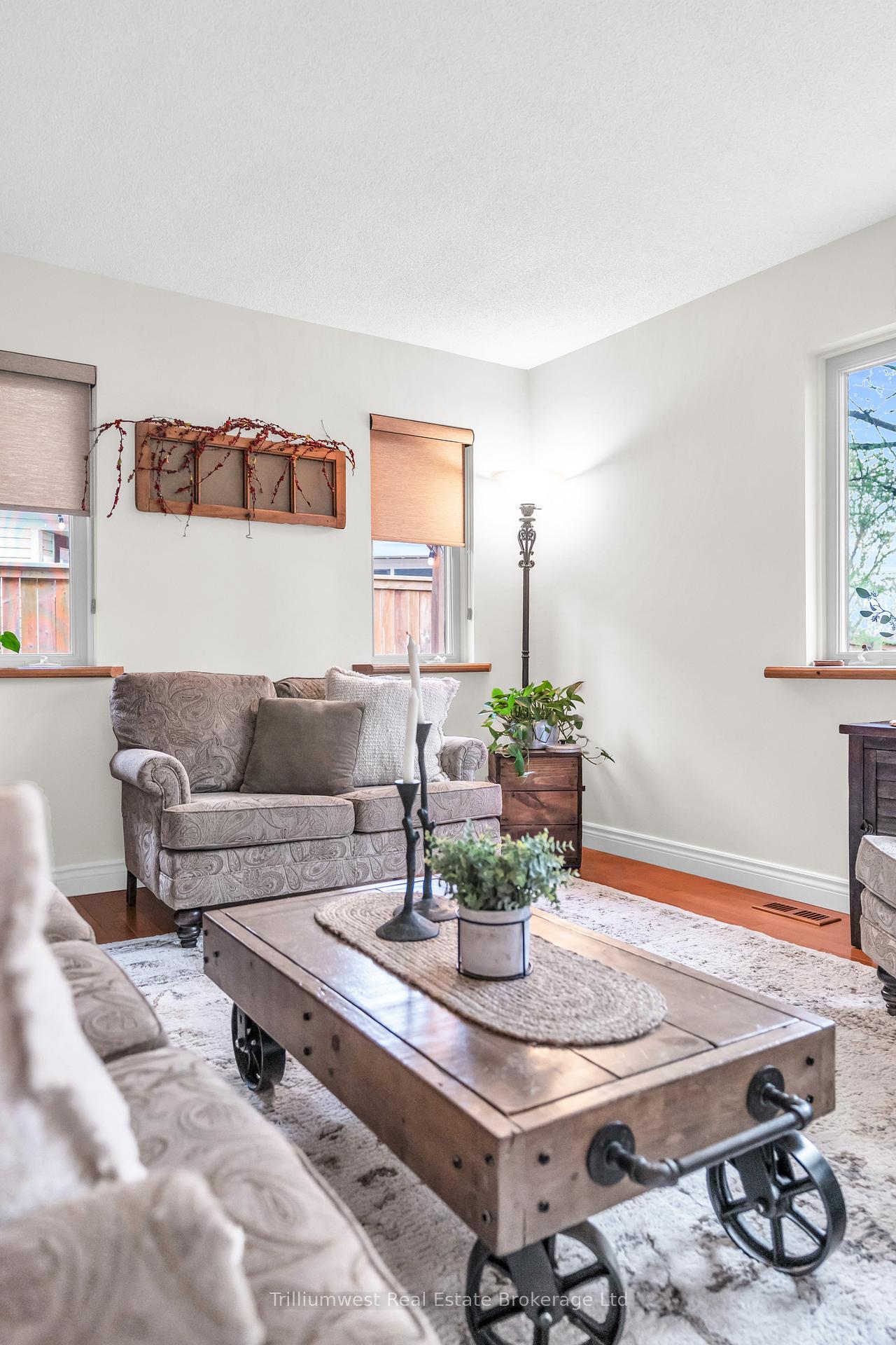 Photo 30 of 118 Dumbarton Street, Guelph, Riverside Park — HOMEH