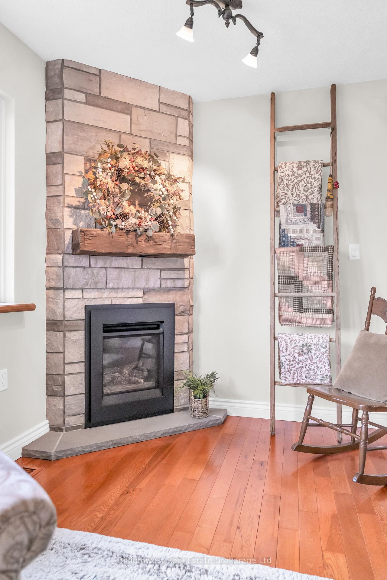 Photo 36 of 118 Dumbarton Street, Guelph, Riverside Park — HOMEH