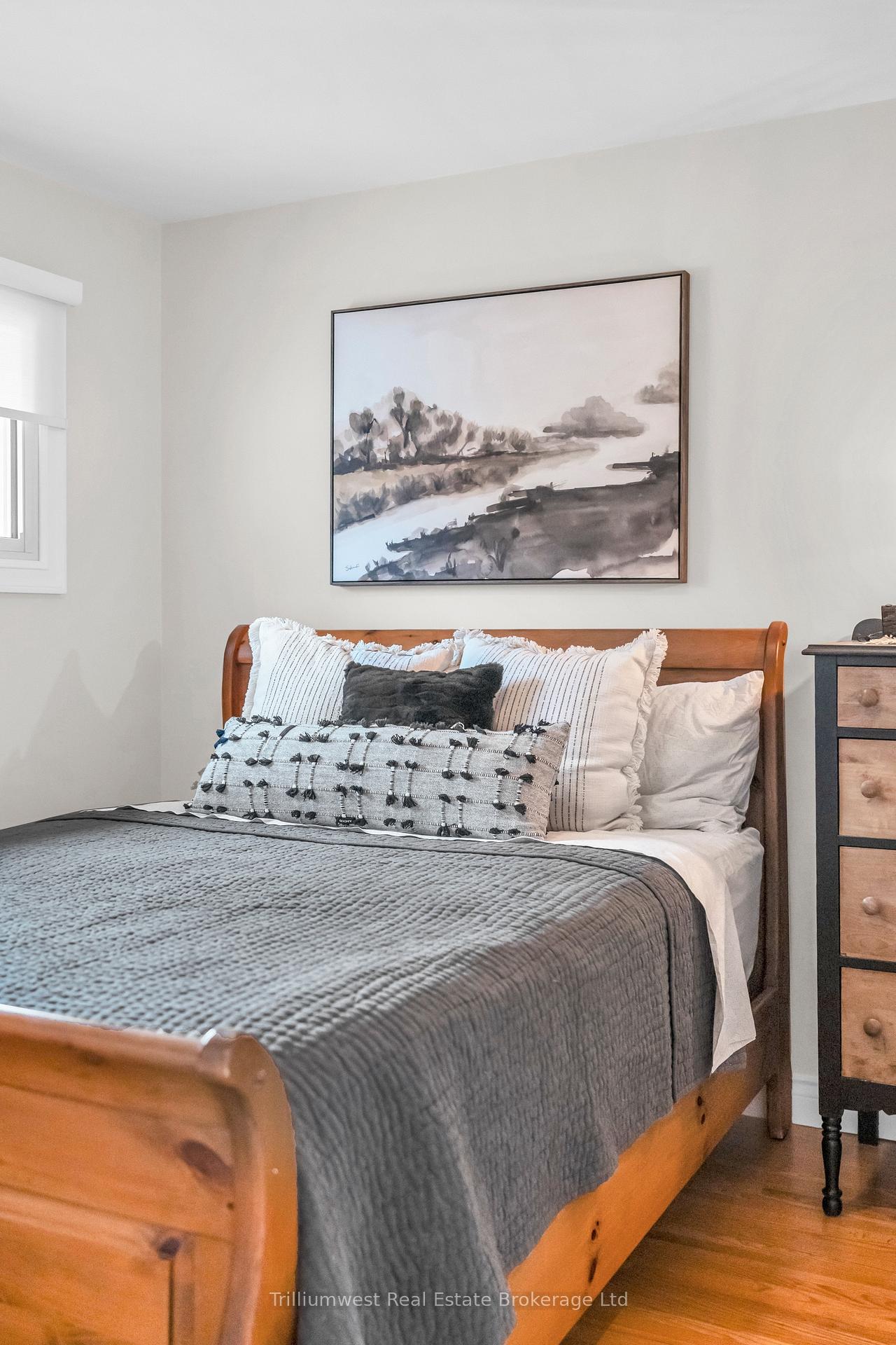 Photo 42 of 118 Dumbarton Street, Guelph, Riverside Park — HOMEH