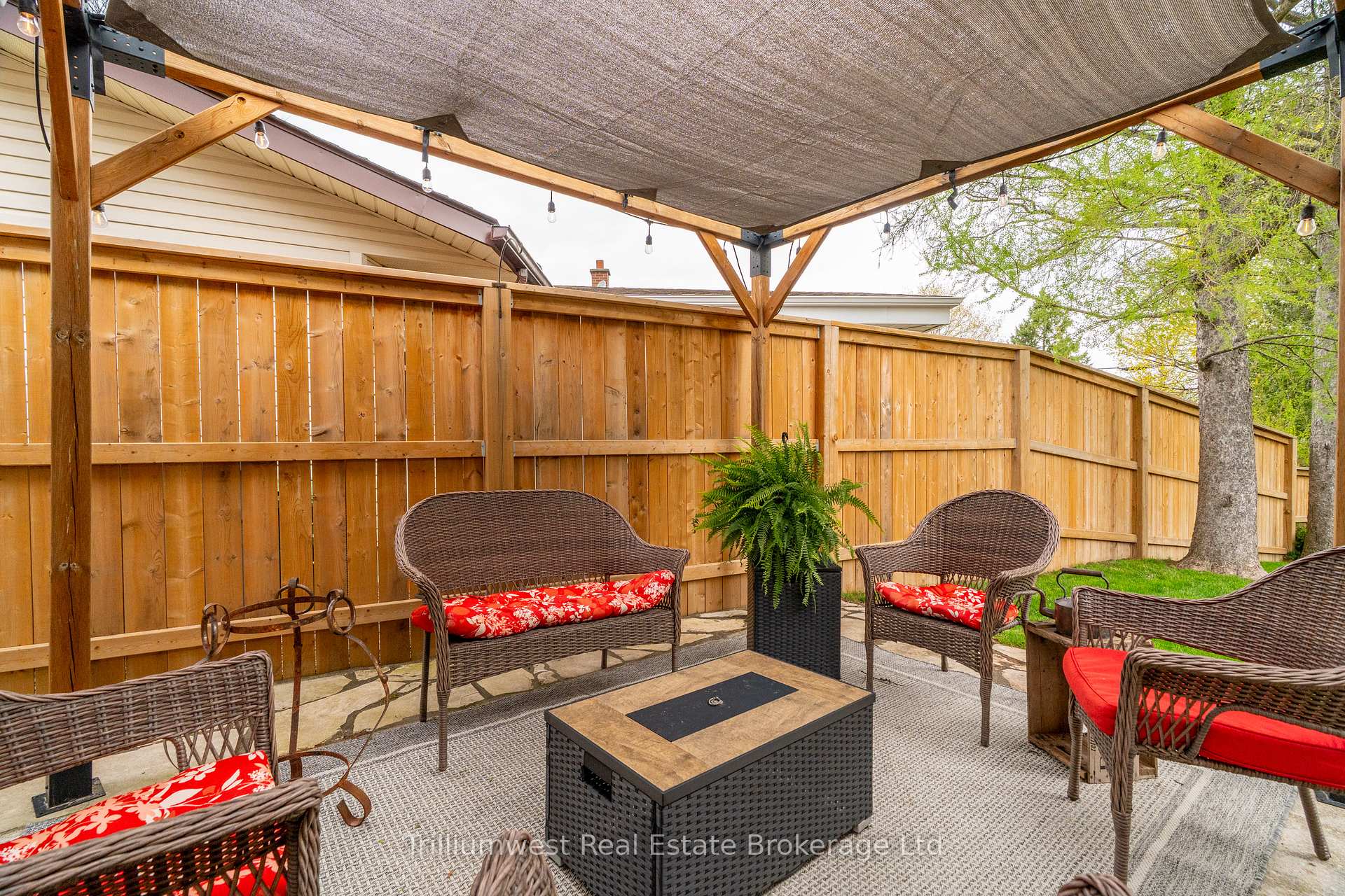 Photo 43 of 118 Dumbarton Street, Guelph, Riverside Park — HOMEH