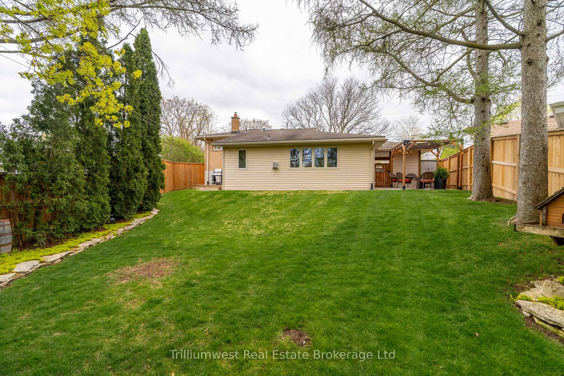 Photo 37 of 118 Dumbarton Street, Guelph, Riverside Park — HOMEH