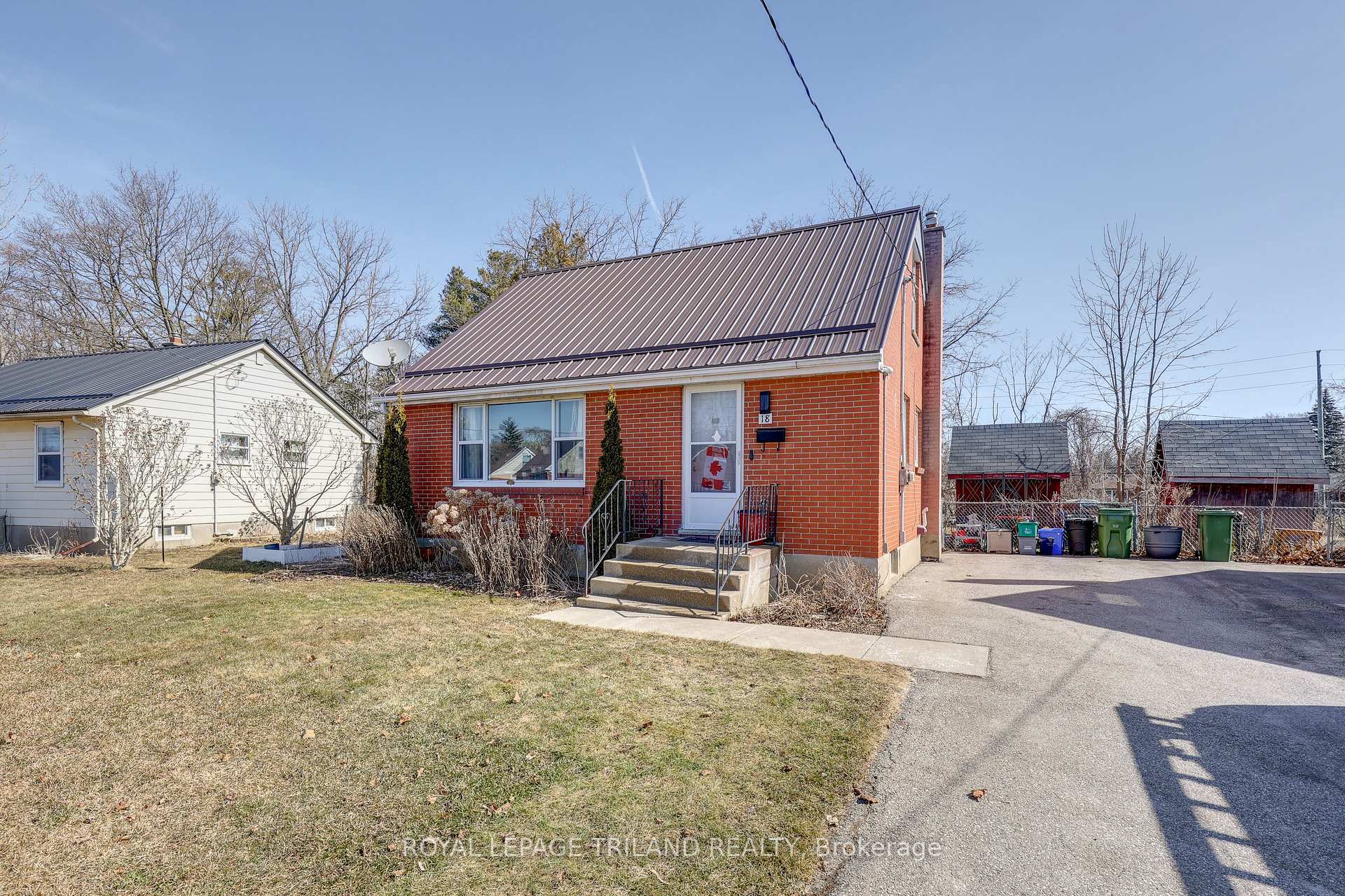 Photo 16 of 18 Simcoe Street, St. Thomas — HOMEH