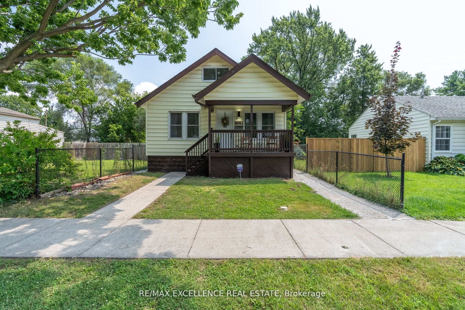 Photo 1 of 3561 King Street, Windsor — HOMEH
