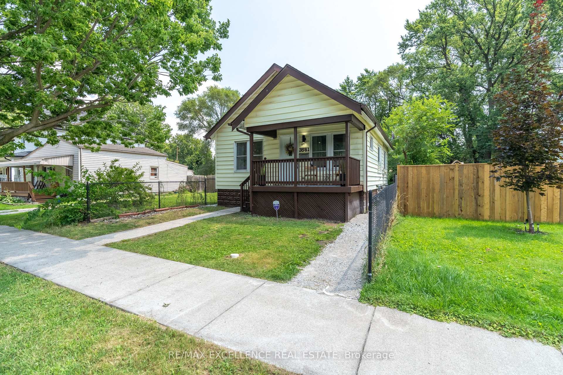 Photo 16 of 3561 King Street, Windsor — HOMEH