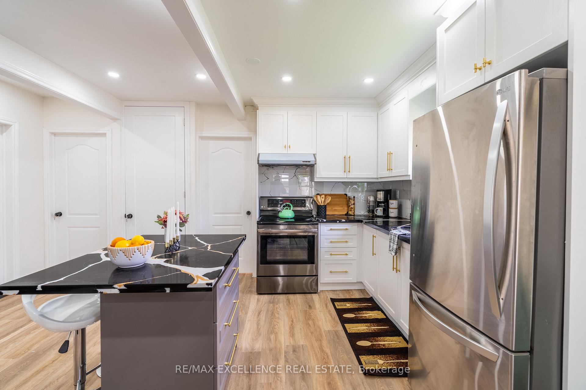Photo 4 of 3561 King Street, Windsor — HOMEH