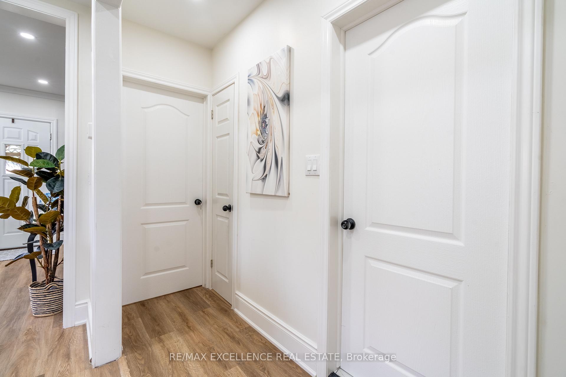 Photo 5 of 3561 King Street, Windsor — HOMEH