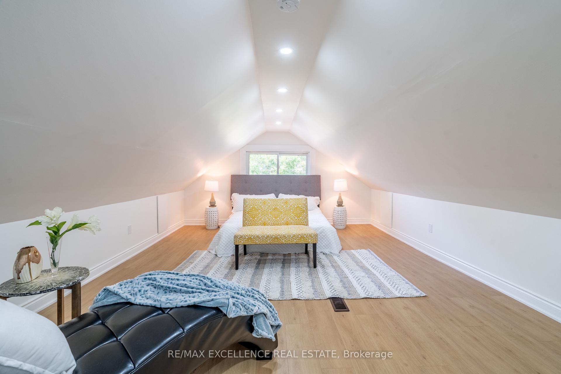 Photo 15 of 3561 King Street, Windsor — HOMEH