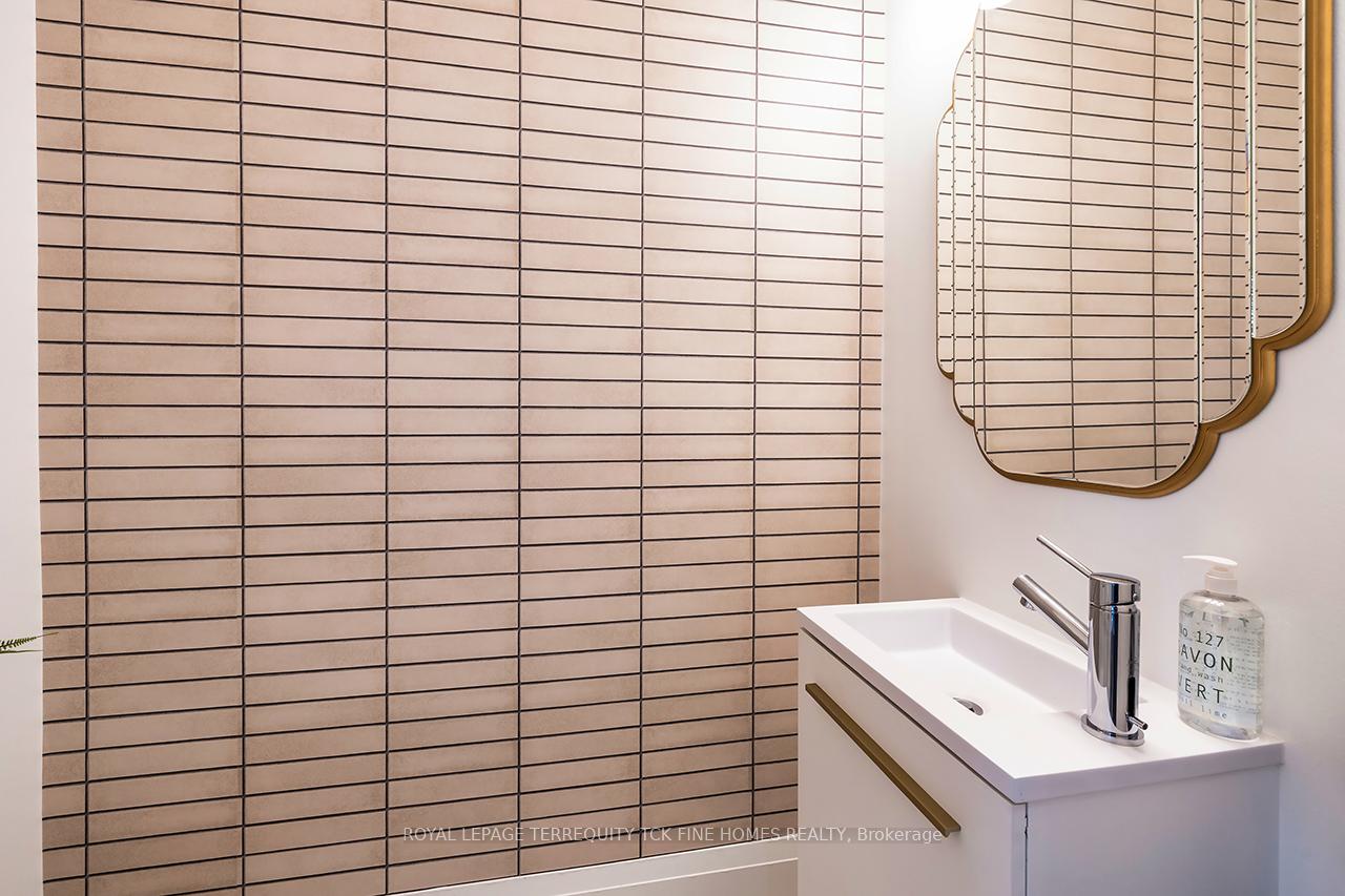 Photo 4 of 150 Lisgar Street, Toronto, Little Portugal — HOMEH