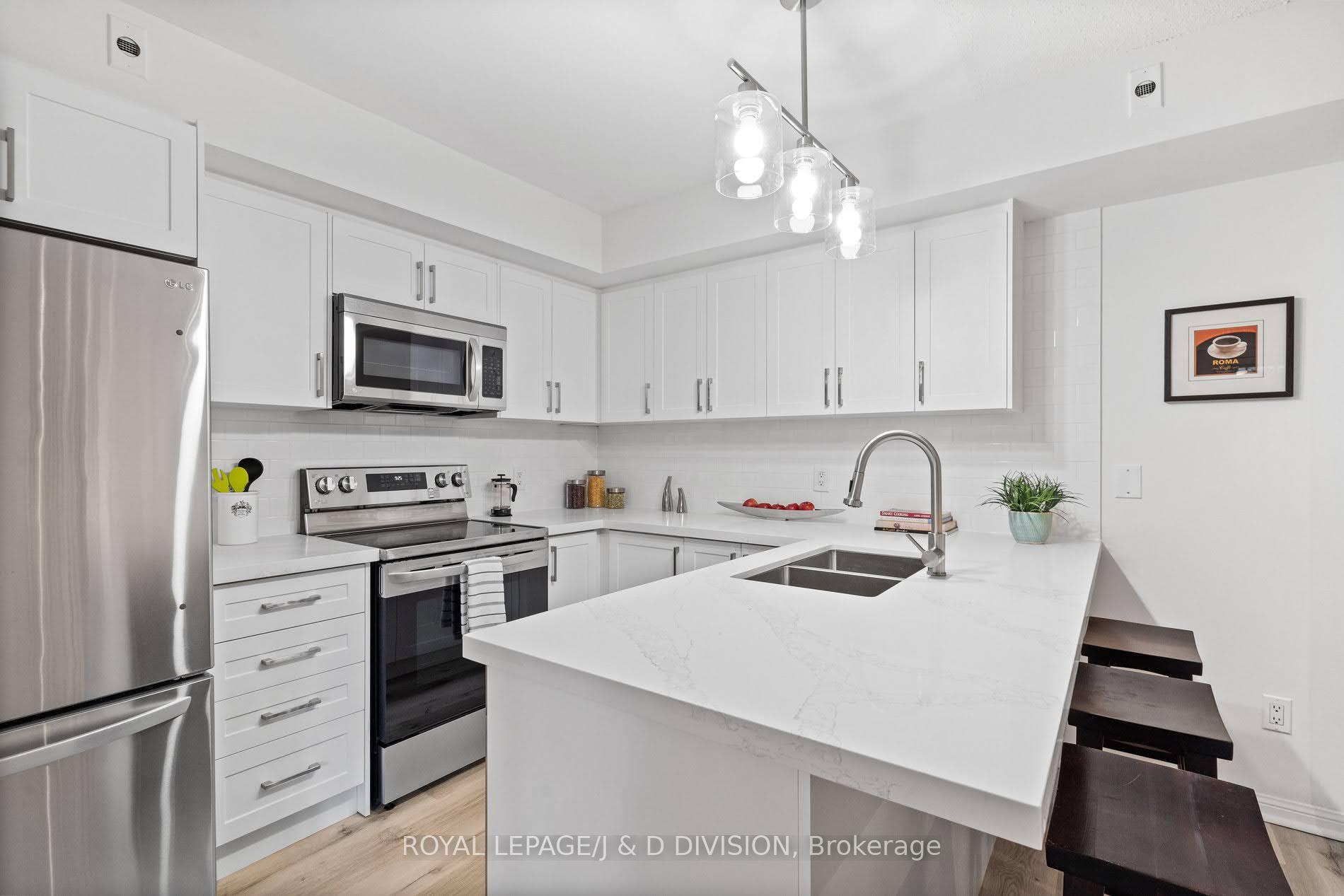 Photo 4 of Unit 902, 9 Shank Street, Toronto, Niagara — HOMEH