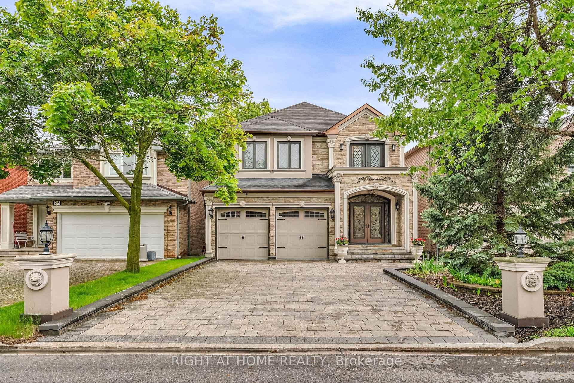 Photo 1 of 29 Pinewood Drive, Vaughan, Crestwood-Springfarm-Yorkhill — HOMEH