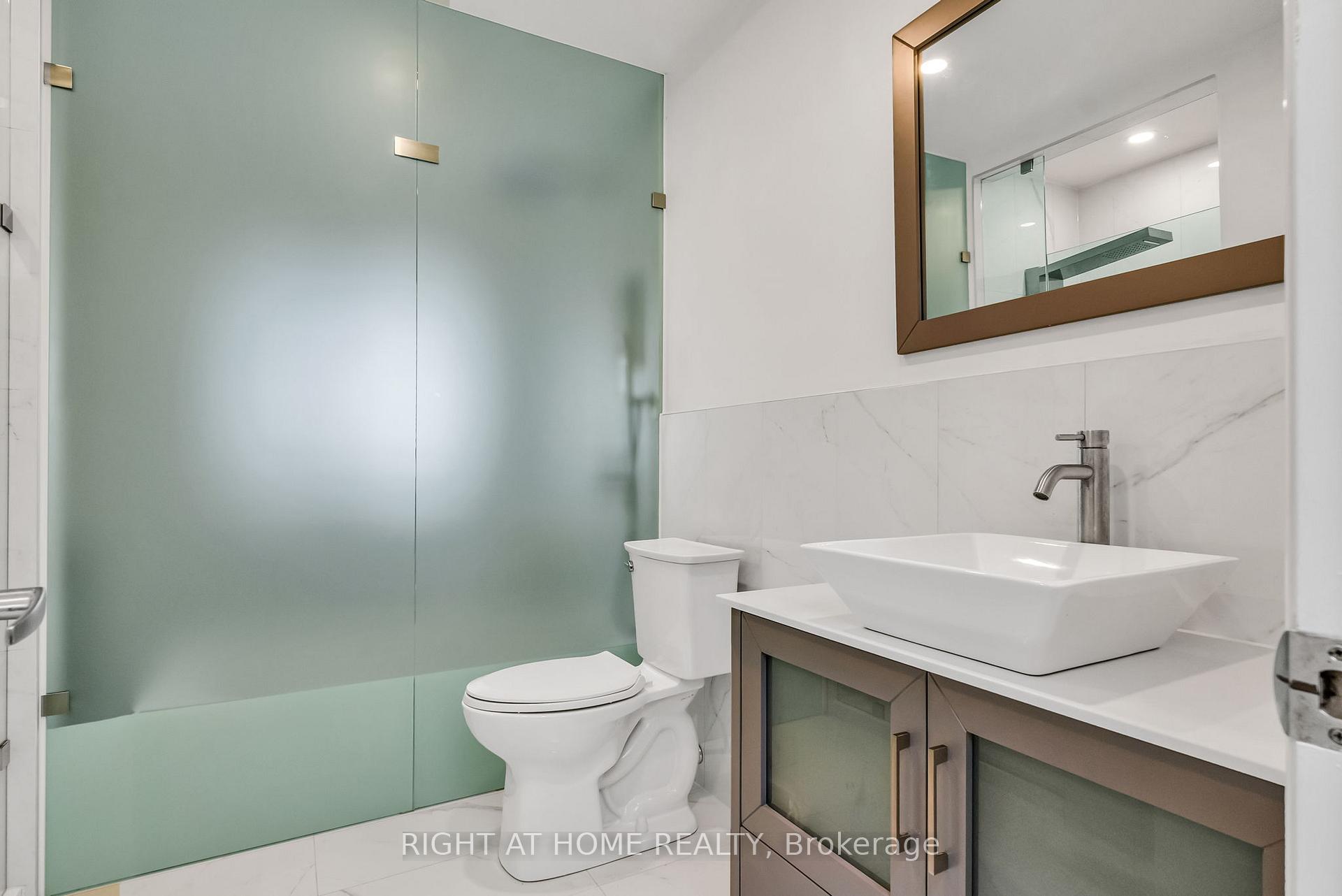 Photo 6 of 29 Pinewood Drive, Vaughan, Crestwood-Springfarm-Yorkhill — HOMEH