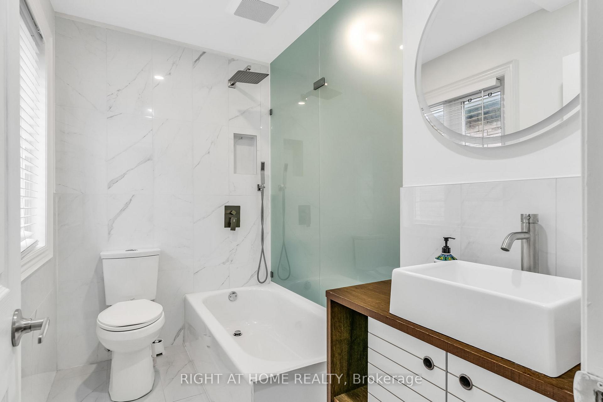 Photo 27 of 29 Pinewood Drive, Vaughan, Crestwood-Springfarm-Yorkhill — HOMEH