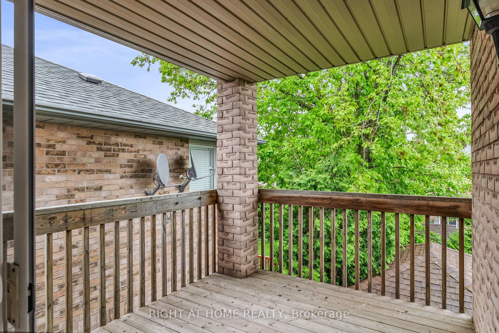 Photo 24 of 29 Pinewood Drive, Vaughan, Crestwood-Springfarm-Yorkhill — HOMEH