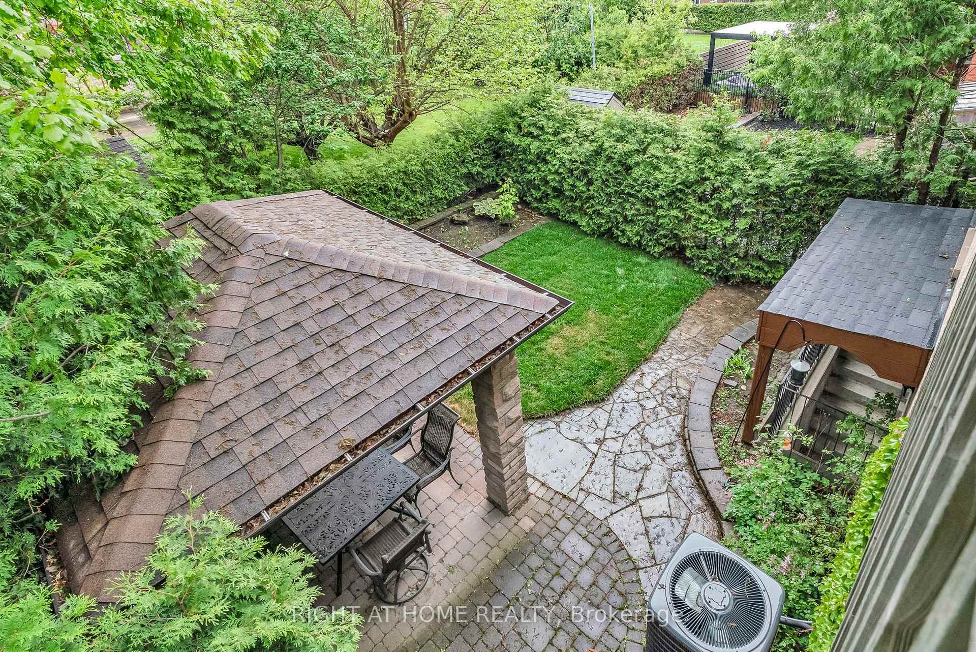 Photo 37 of 29 Pinewood Drive, Vaughan, Crestwood-Springfarm-Yorkhill — HOMEH
