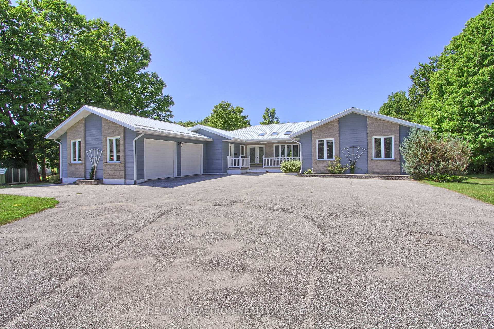 Photo 1 of 170 Concession 5 West Road, Tiny, Wyevale — HOMEH