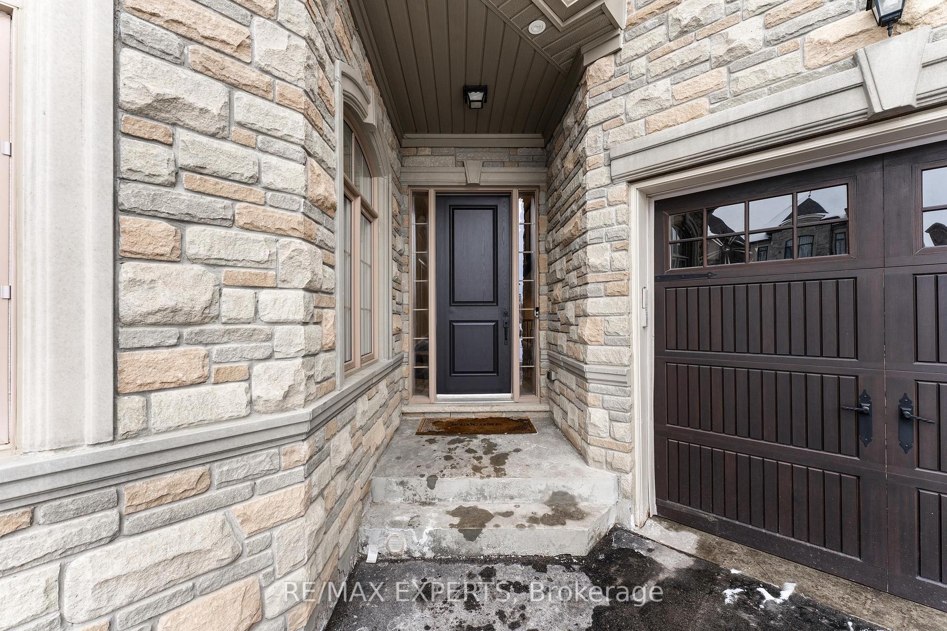 Photo 4 of 107 Burns Boulevard, King, King City — HOMEH