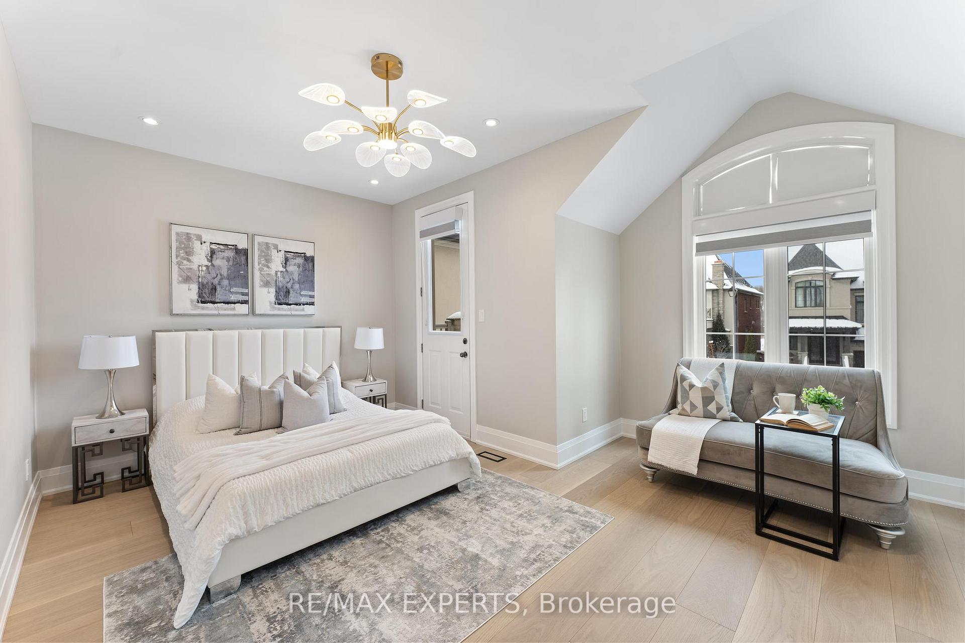 Photo 32 of 107 Burns Boulevard, King, King City — HOMEH