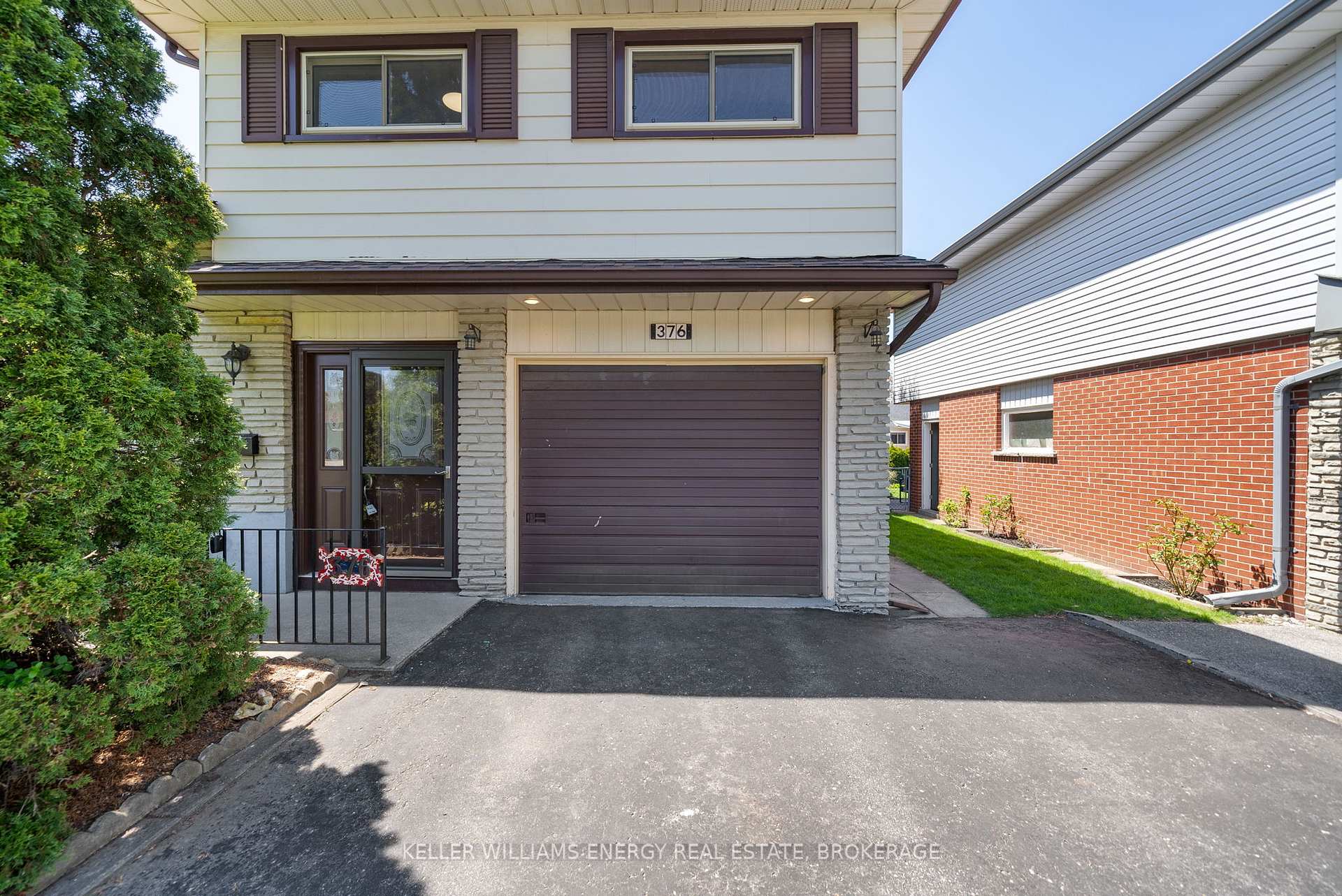 Photo 3 of 376 Waverly Street N, Oshawa, McLaughlin — HOMEH