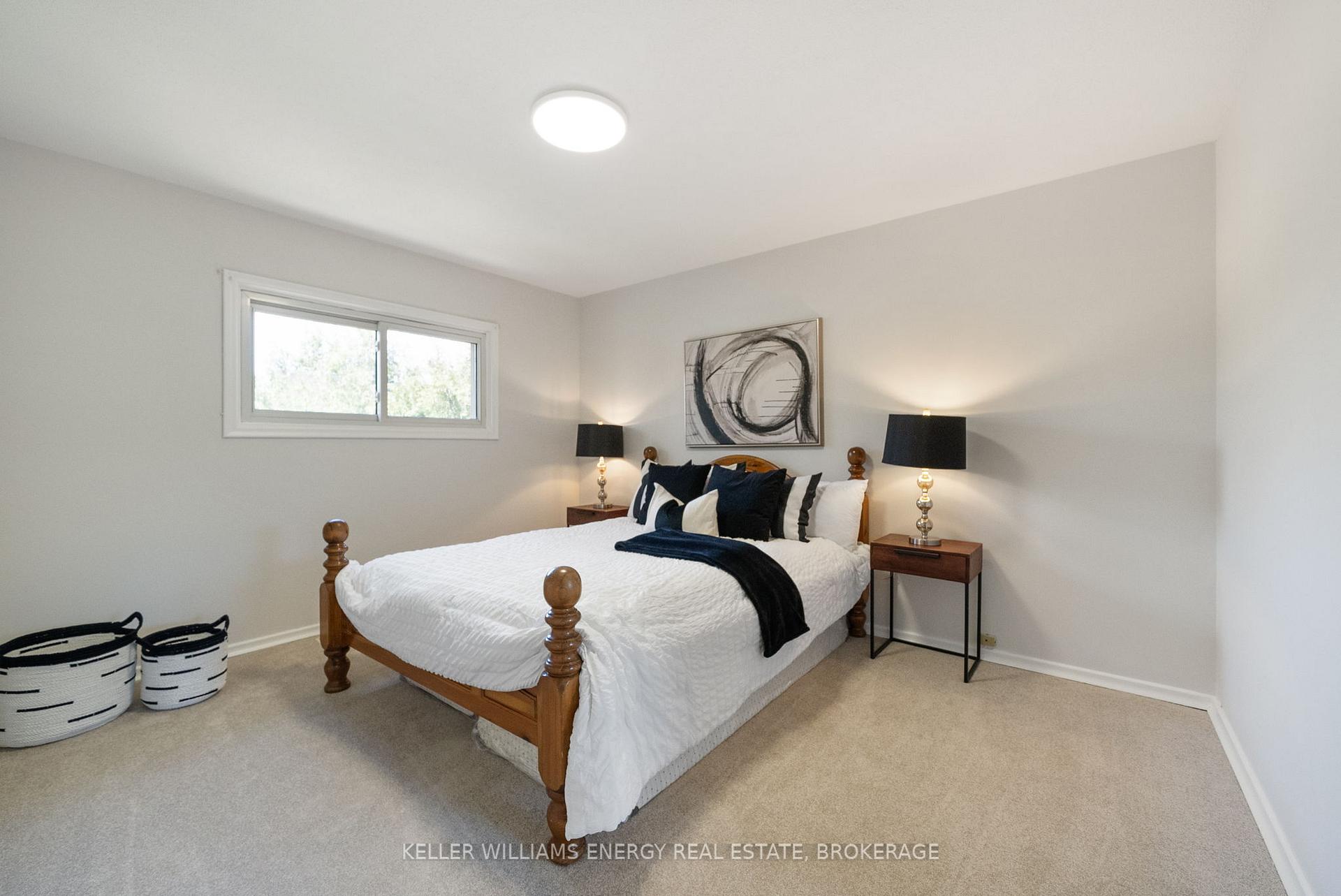 Photo 5 of 376 Waverly Street N, Oshawa, McLaughlin — HOMEH
