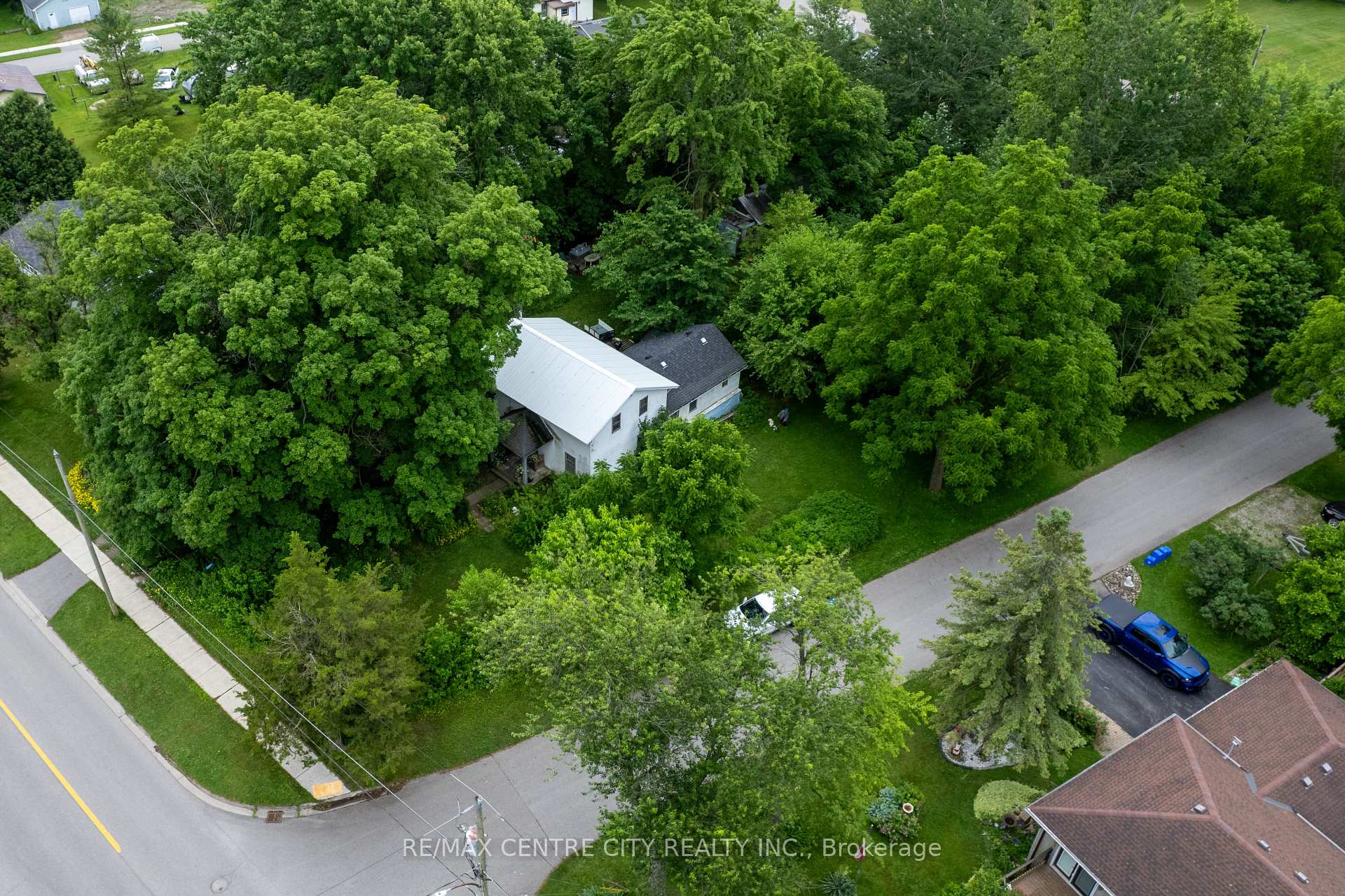 Photo 3 of 22971 Hagerty Road, Newbury — HOMEH