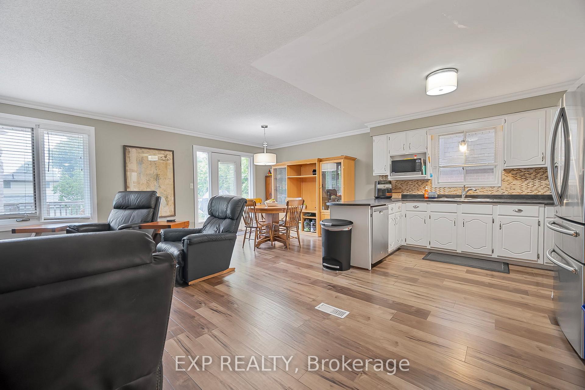 Photo 5 of 175 Southfield Drive, Strathroy-Caradoc, SW — HOMEH
