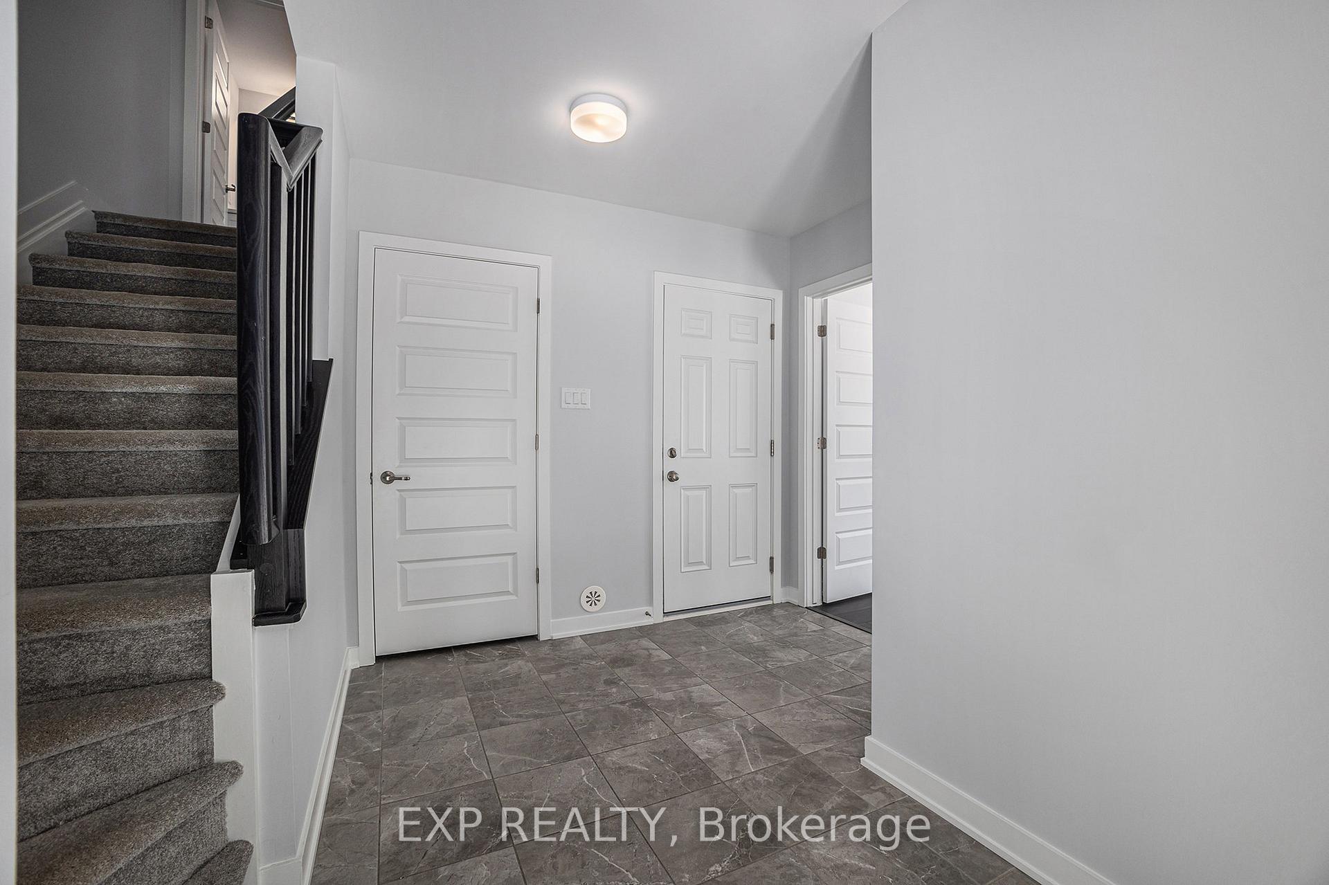 Photo 7 of 814 Kinstead, Ottawa, Stittsville (North) — HOMEH