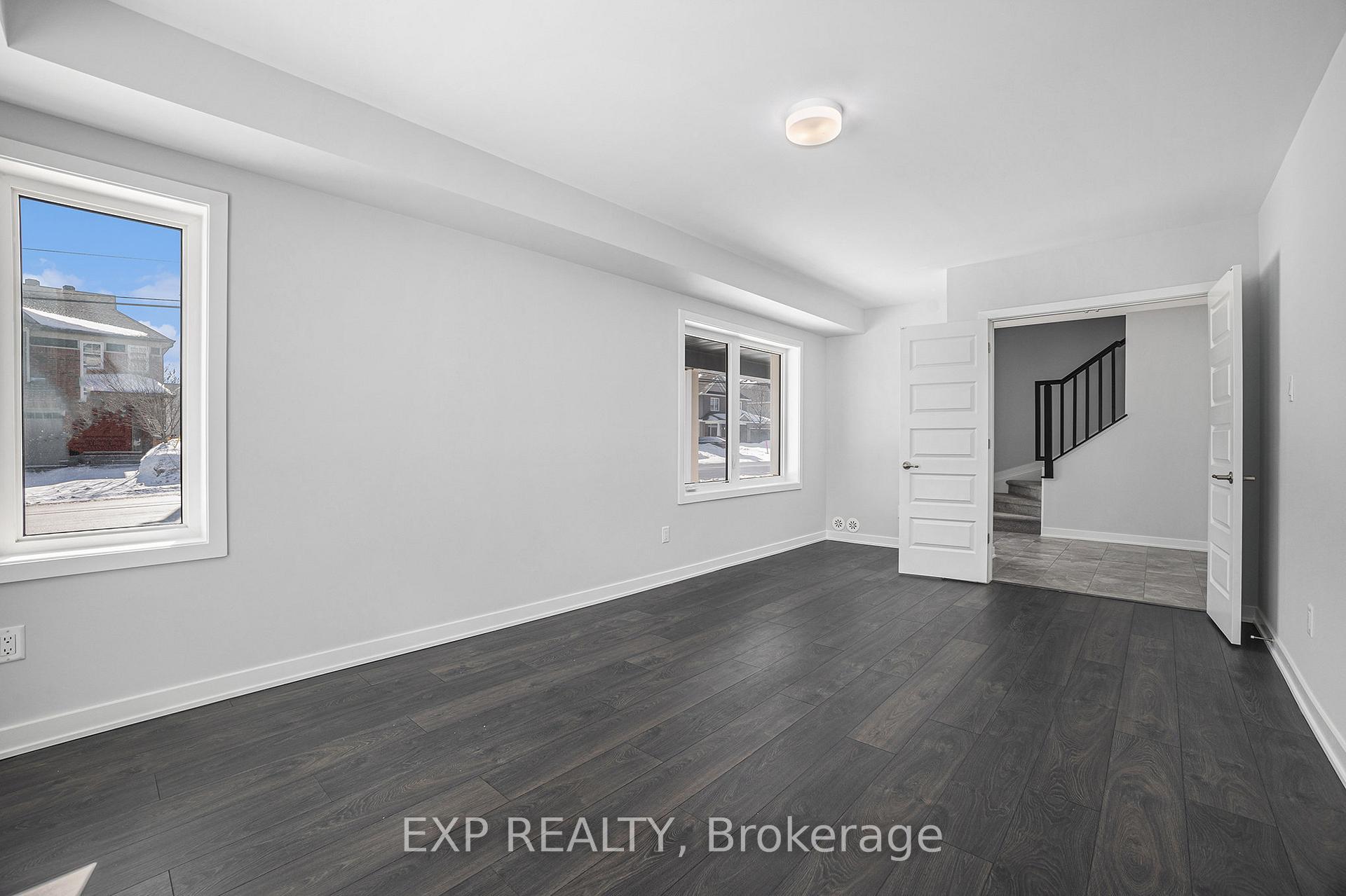 Photo 4 of 814 Kinstead, Ottawa, Stittsville (North) — HOMEH