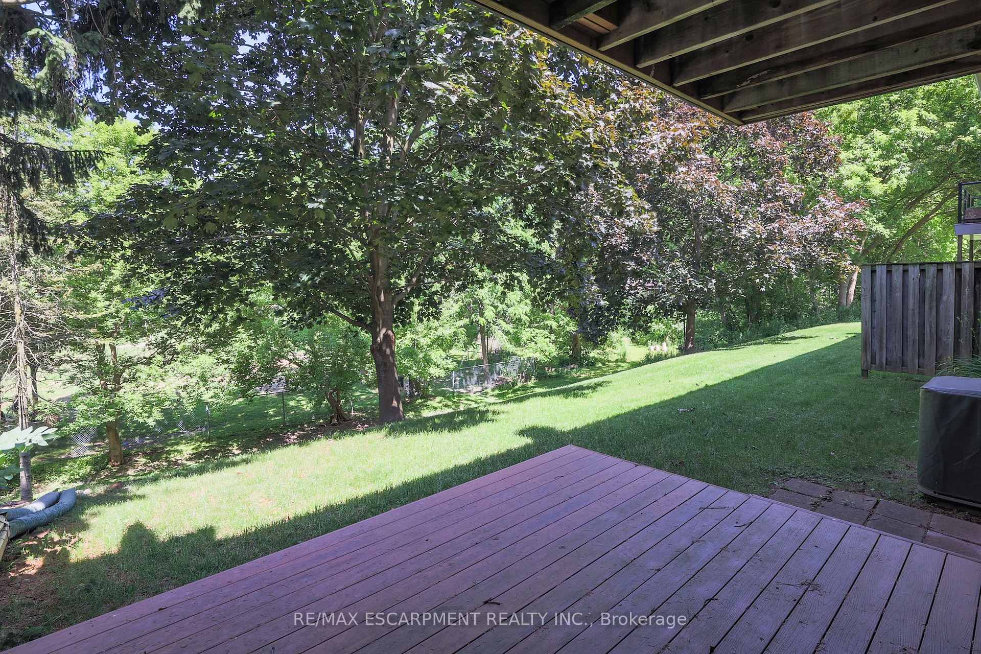 Photo 28 of 23 Robinson Street N, Grimsby, Grimsby East — HOMEH