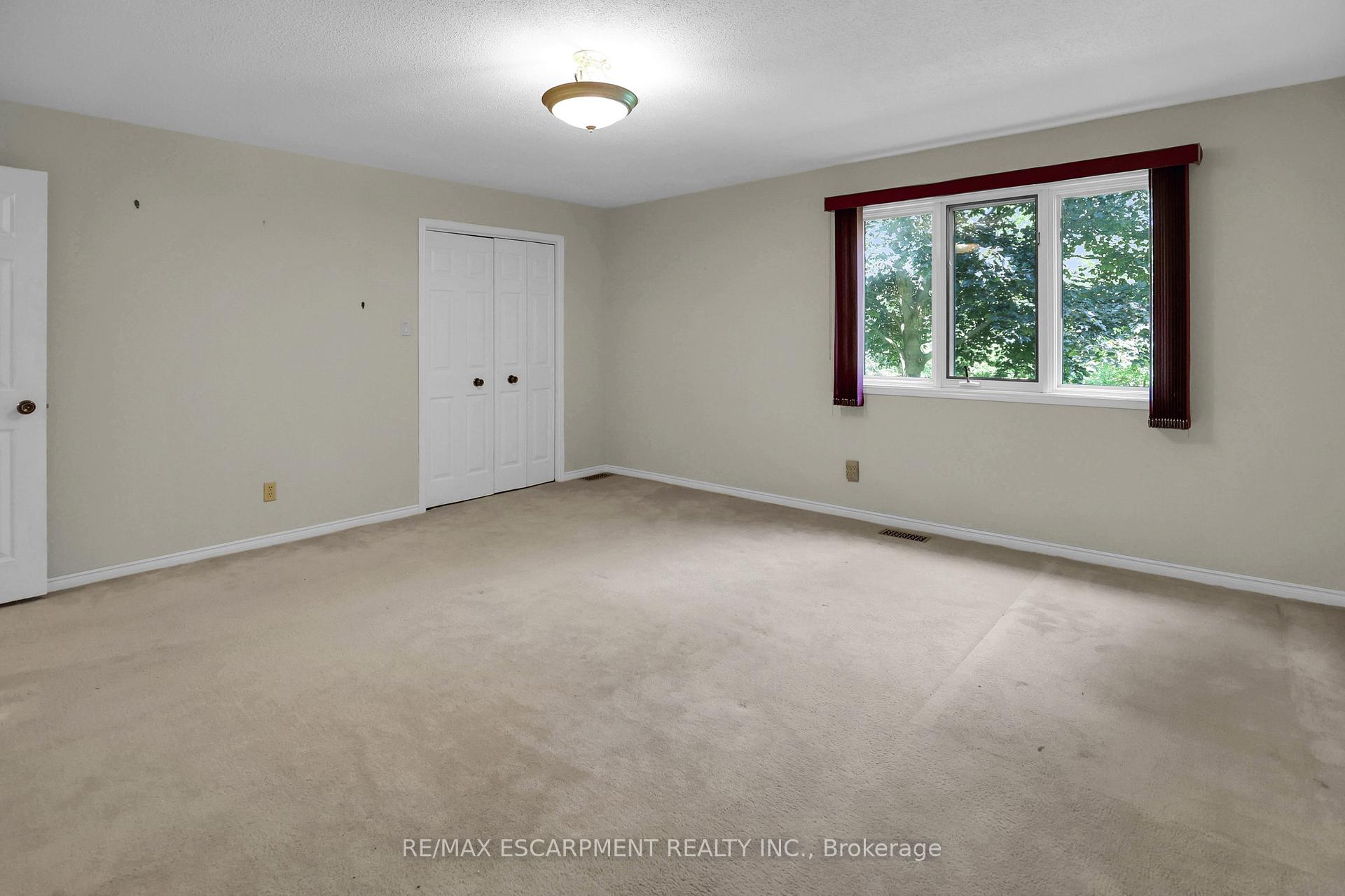 Photo 7 of 23 Robinson Street N, Grimsby, Grimsby East — HOMEH