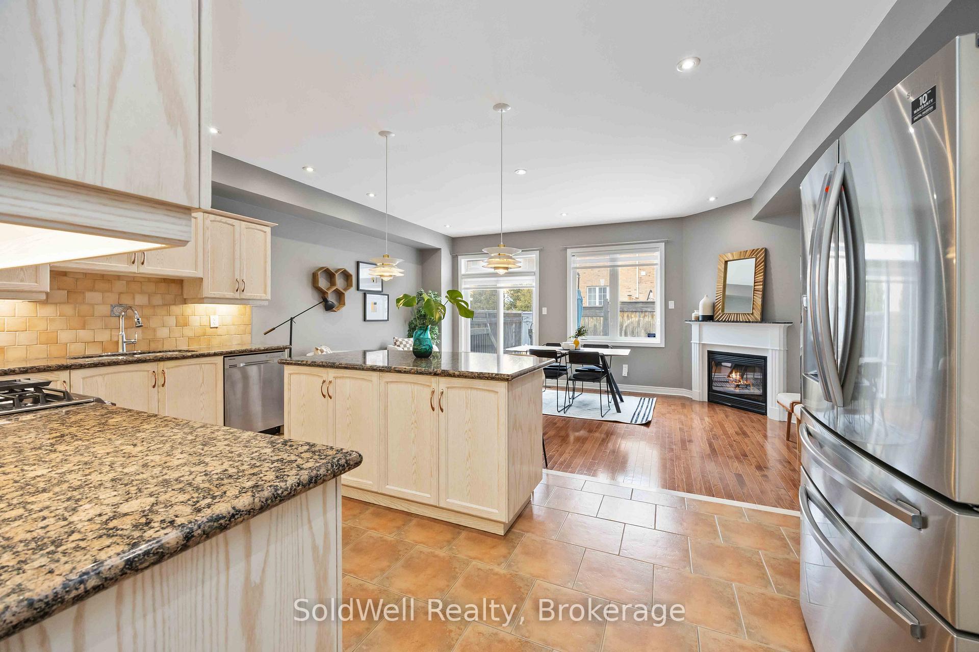 Photo 7 of Unit Unit 4, 700 Summeridge Drive, Vaughan, Patterson — HOMEH