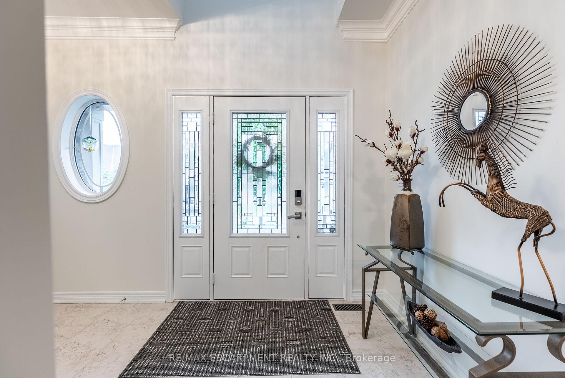 Photo 3 of 20 Chestnut Drive, Guelph/Eramosa, Rockwood — HOMEH