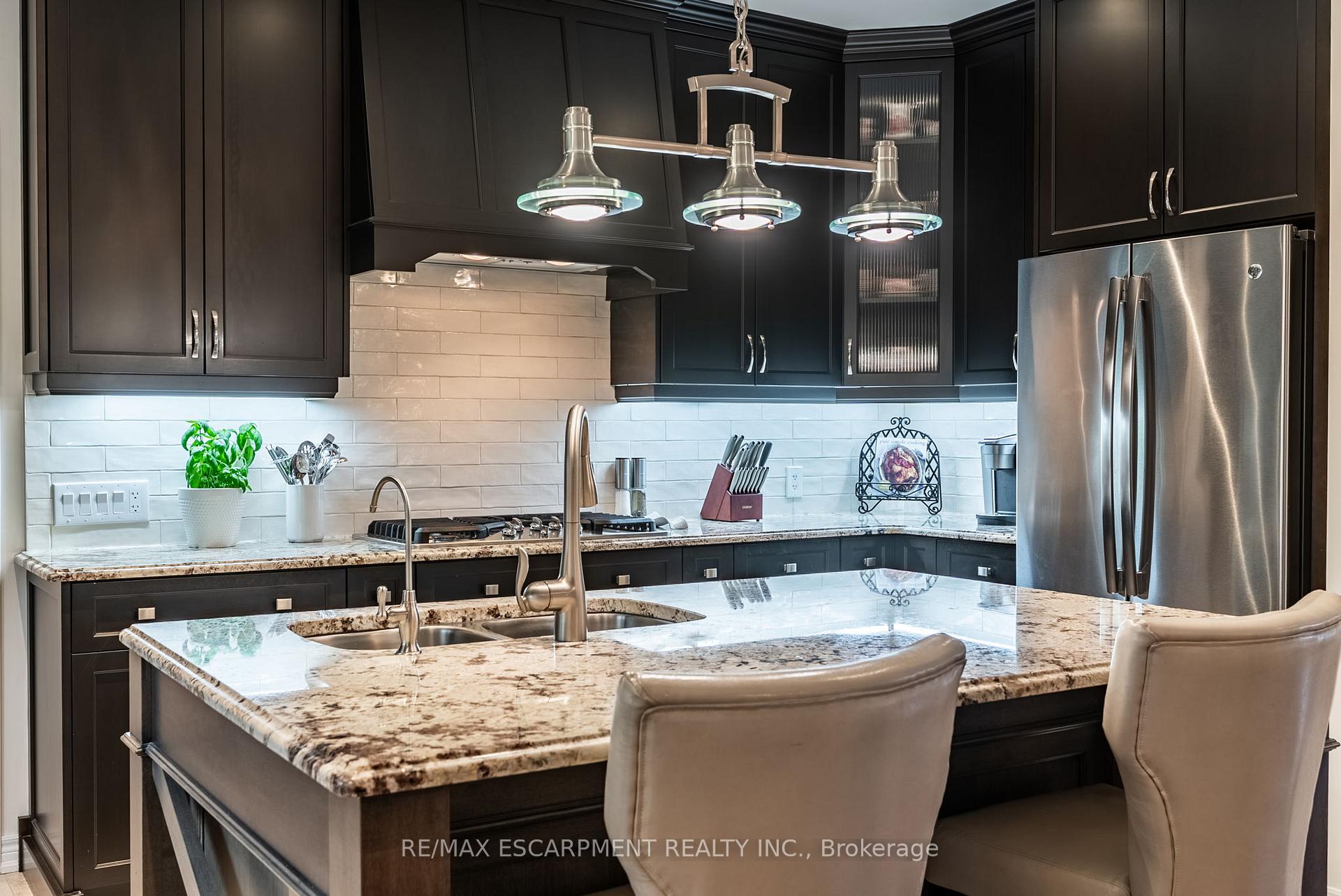 Photo 8 of 20 Chestnut Drive, Guelph/Eramosa, Rockwood — HOMEH