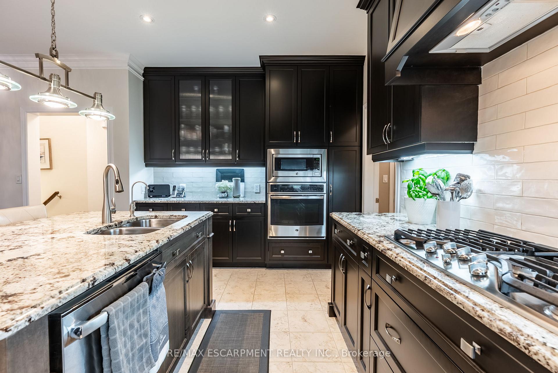 Photo 11 of 20 Chestnut Drive, Guelph/Eramosa, Rockwood — HOMEH