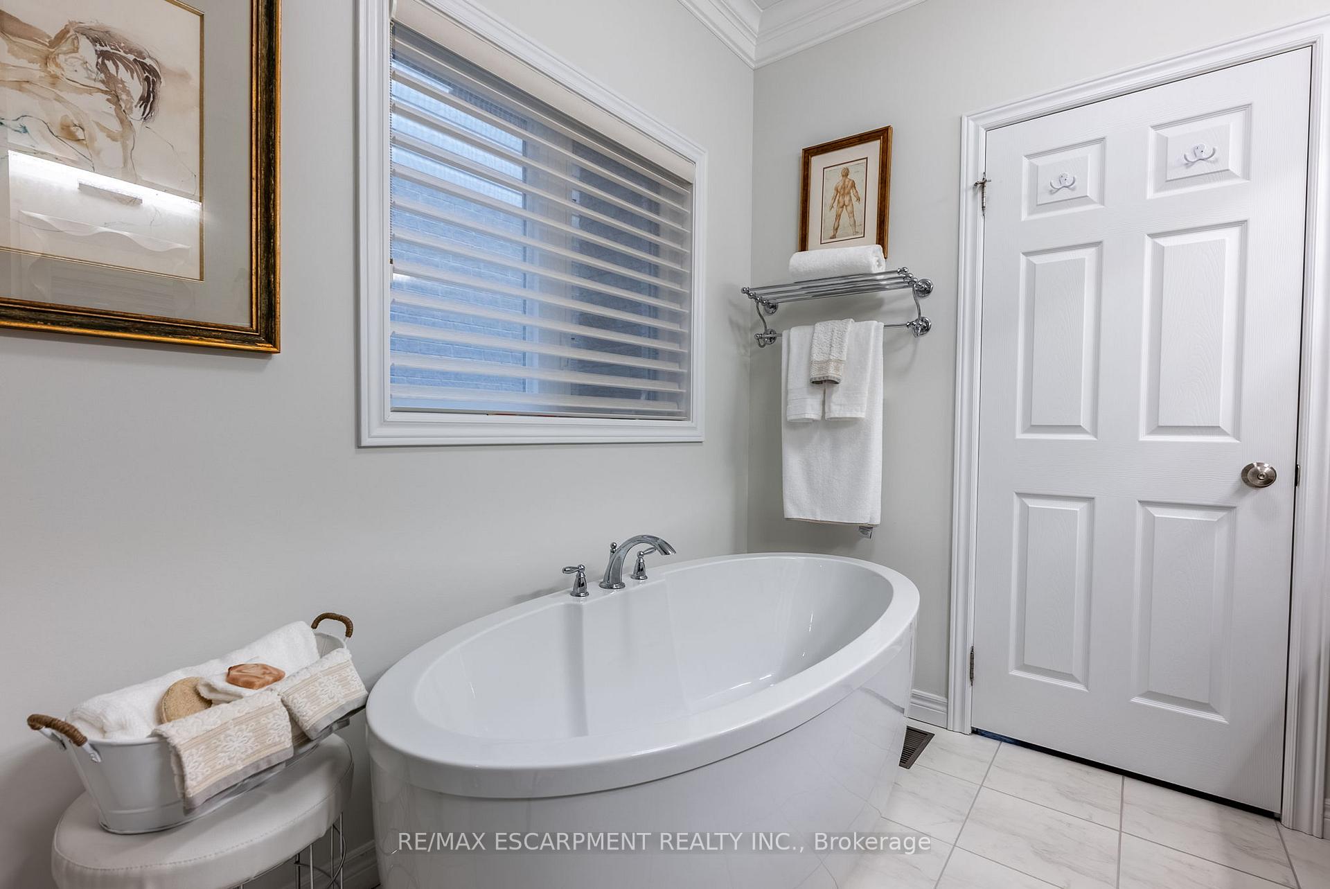 Photo 14 of 20 Chestnut Drive, Guelph/Eramosa, Rockwood — HOMEH