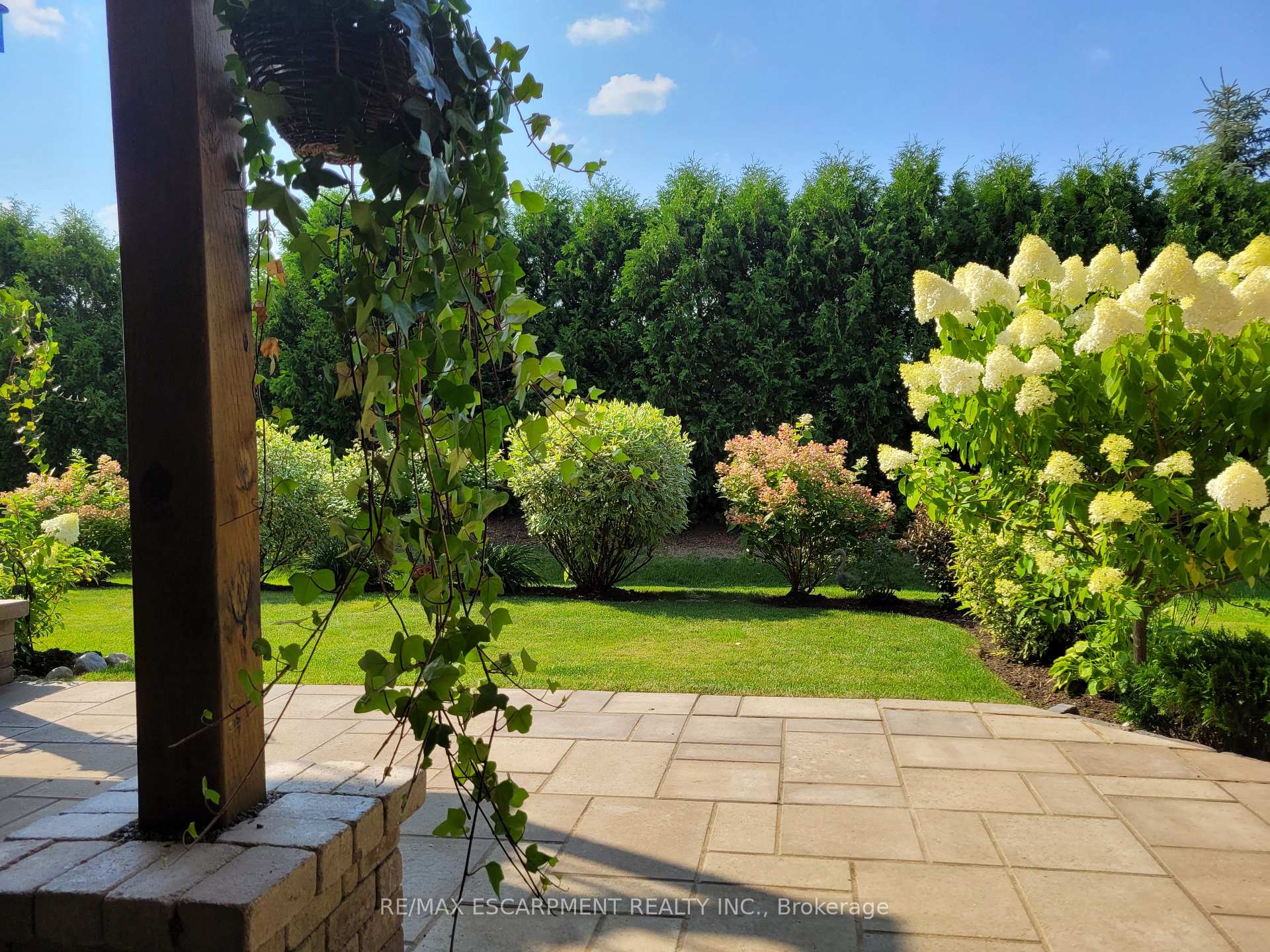 Photo 48 of 20 Chestnut Drive, Guelph/Eramosa, Rockwood — HOMEH
