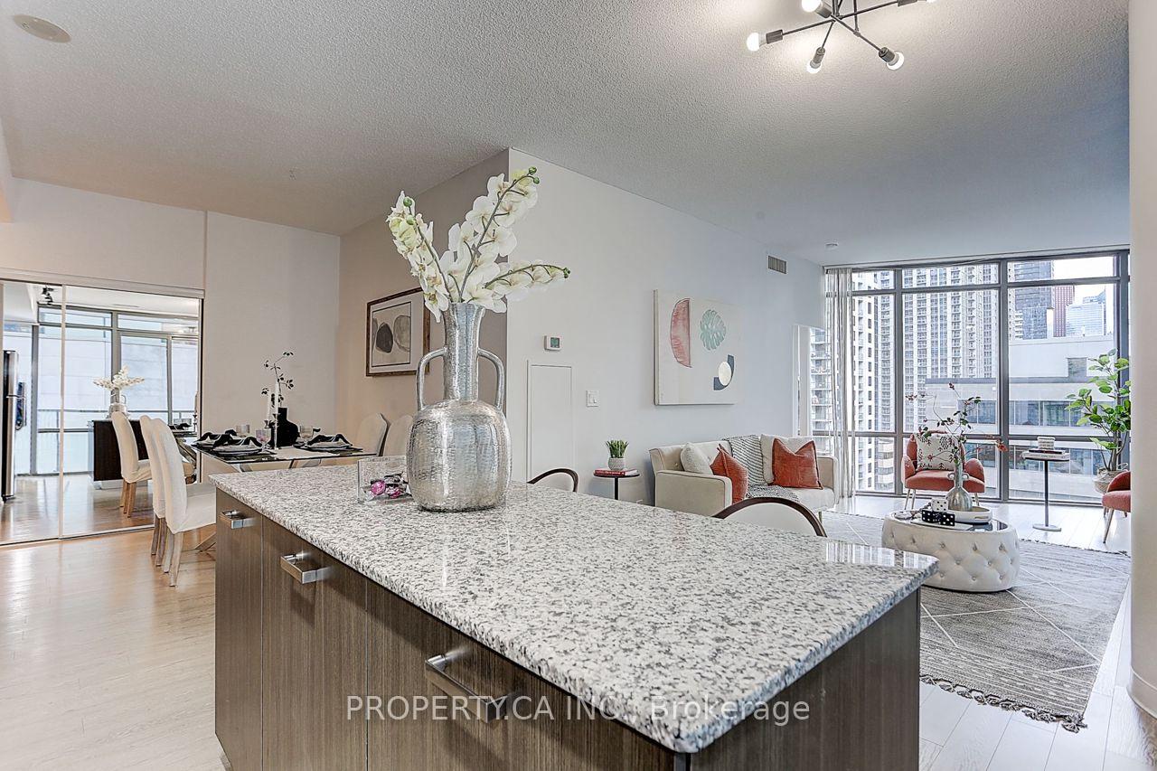 Photo 10 of Unit 710, 832 Bay Street, Toronto, Bay Street Corridor — HOMEH