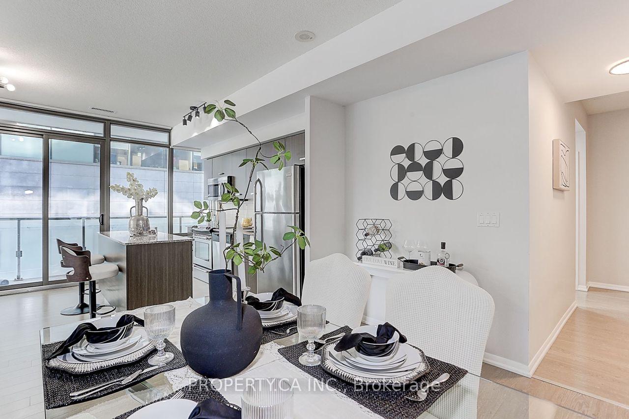 Photo 9 of Unit 710, 832 Bay Street, Toronto, Bay Street Corridor — HOMEH